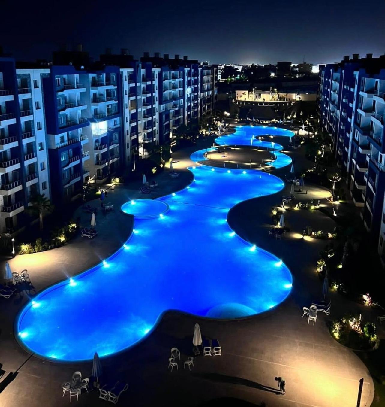 Row marina