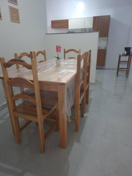 Dúplex 2 quartos próximo a Orla