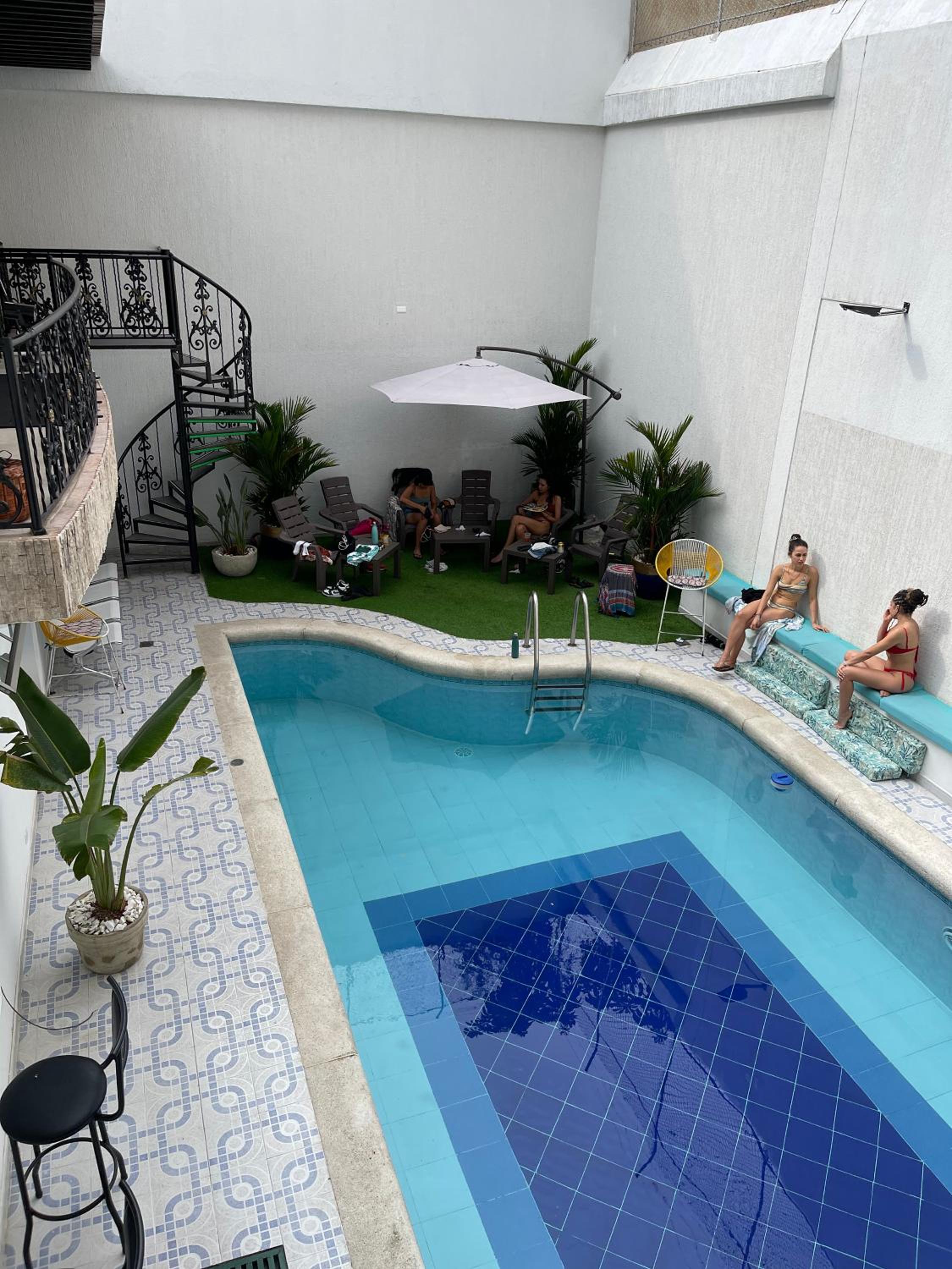 The View Hostel & Lounge