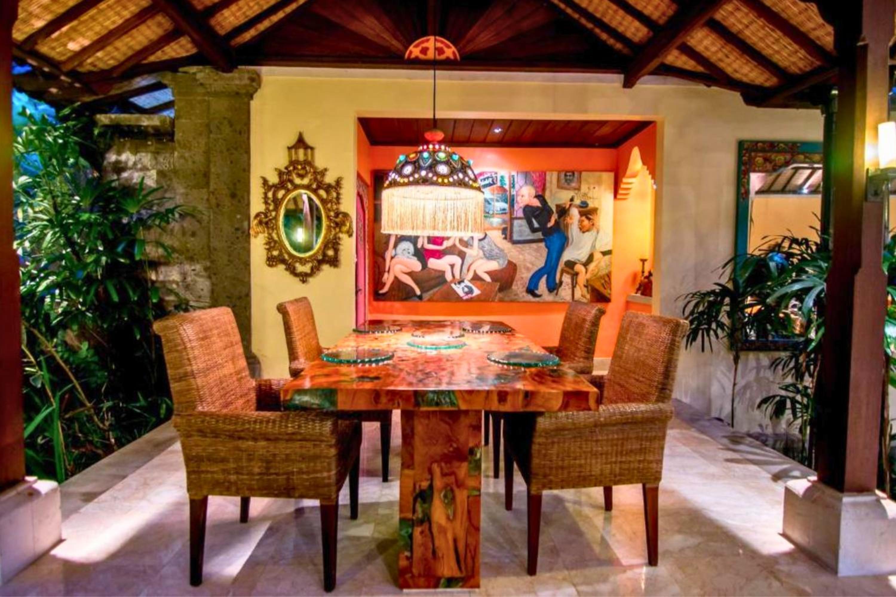 dining