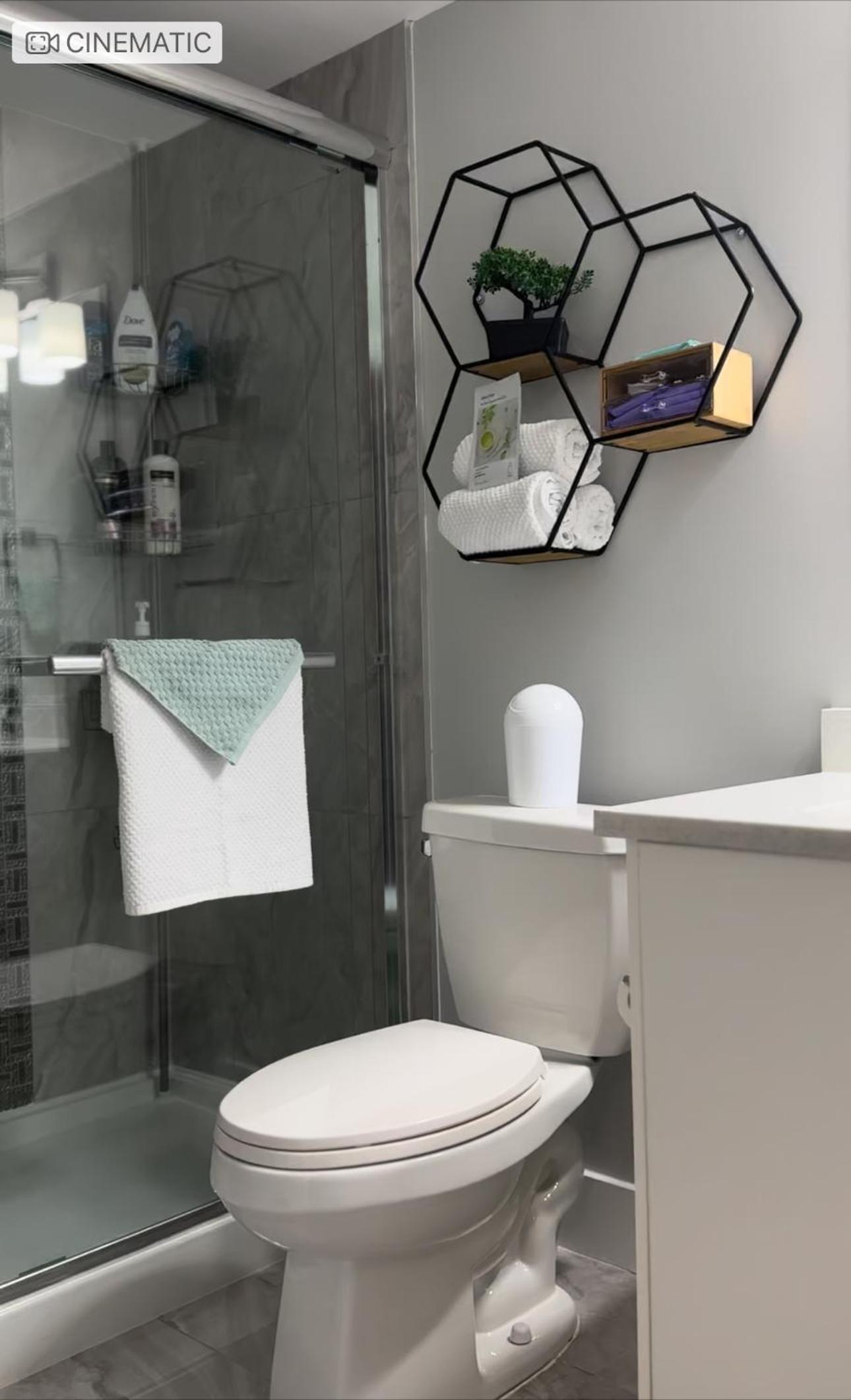 New Modern Guest Suit with Kitchen