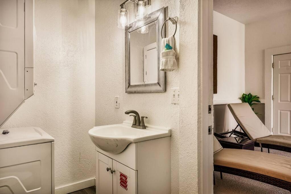 Luxurious Zen Cabin with Private Indoor Pool, Arcade, Hot Tub, Arcade, Bbq & Movie Projector view 5