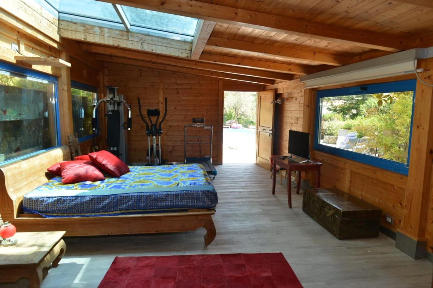 Photo 9