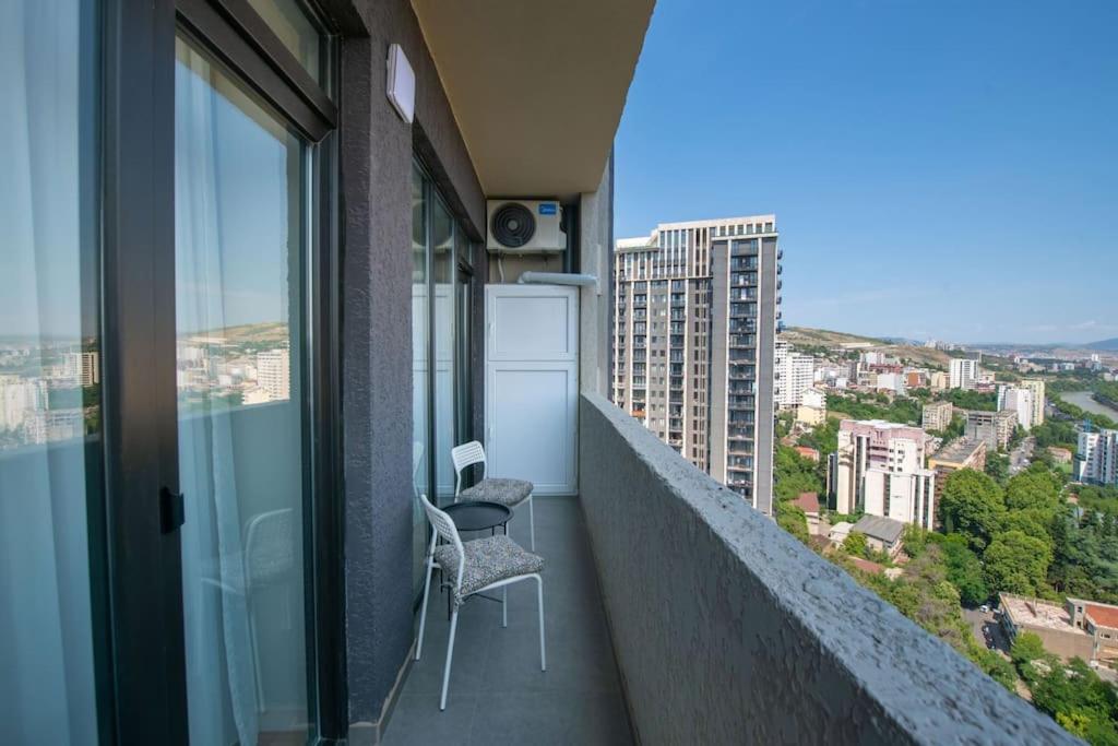 ProRealty - 2BR apartment with view to city and river view 5