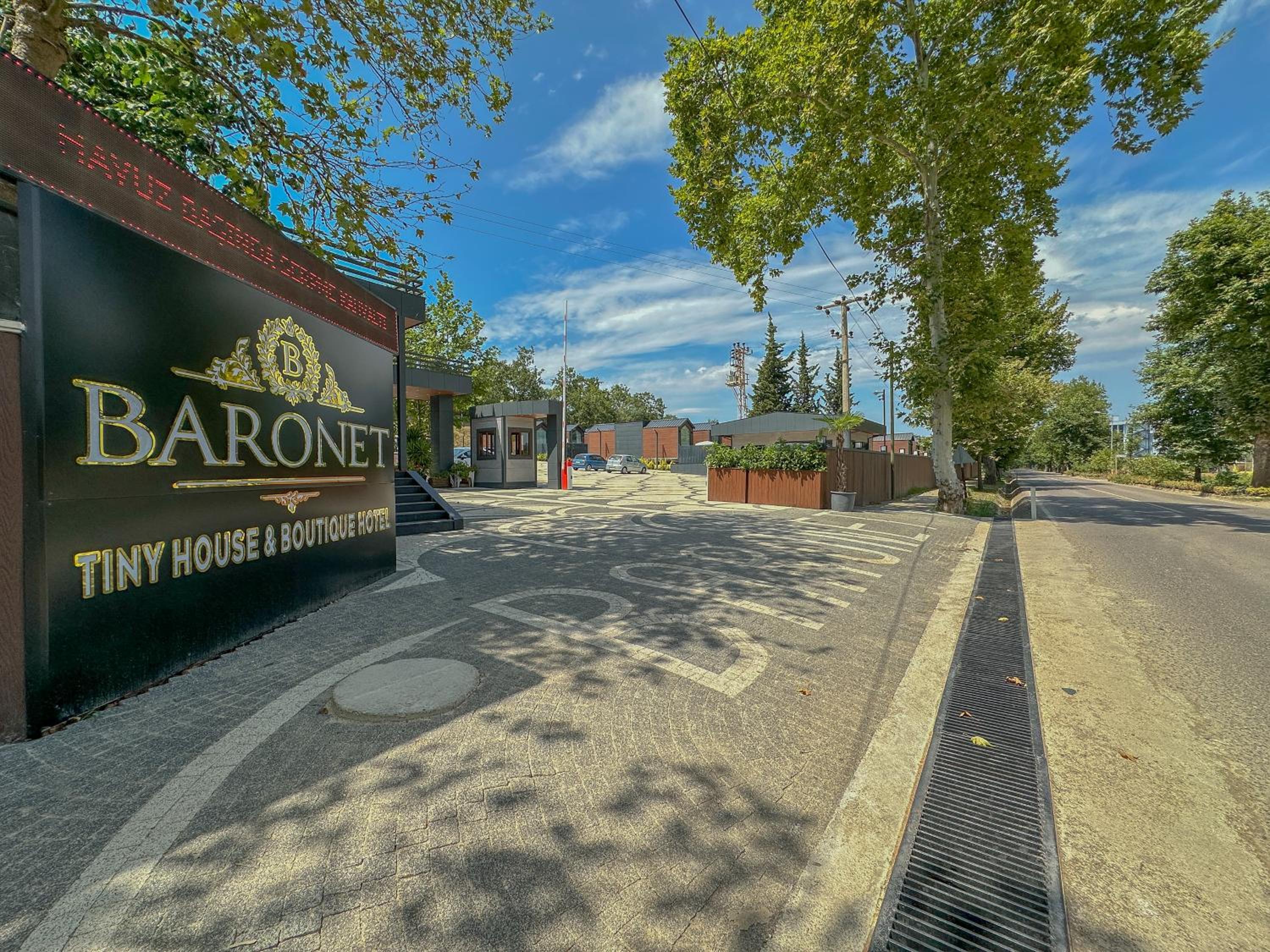 Baronet Kamping view 5