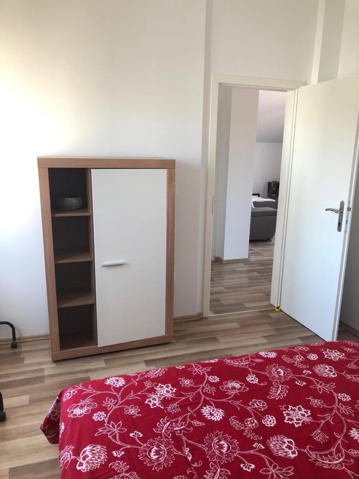 Family apartment with pool close to sea