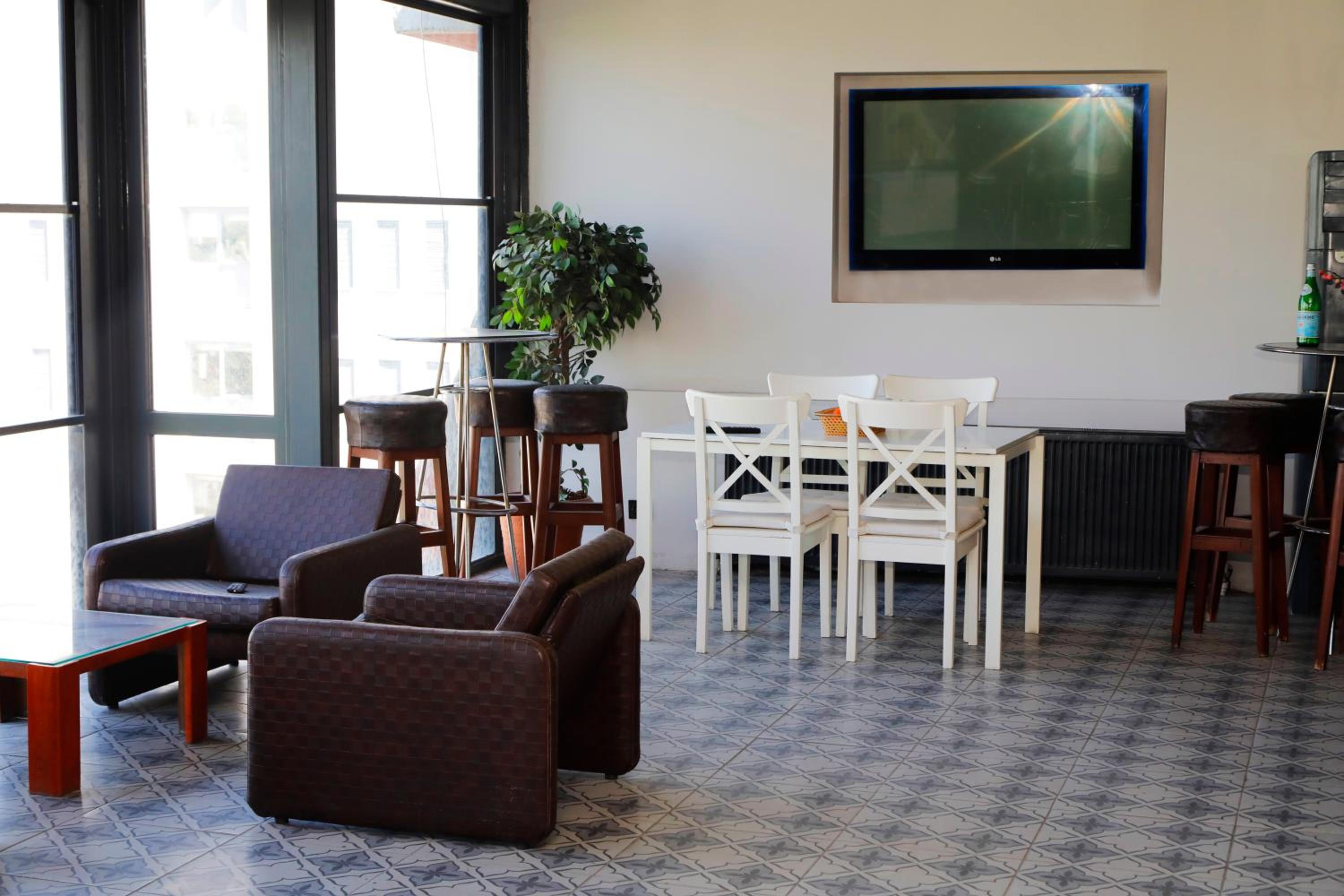 Cihan Palas - Image 34