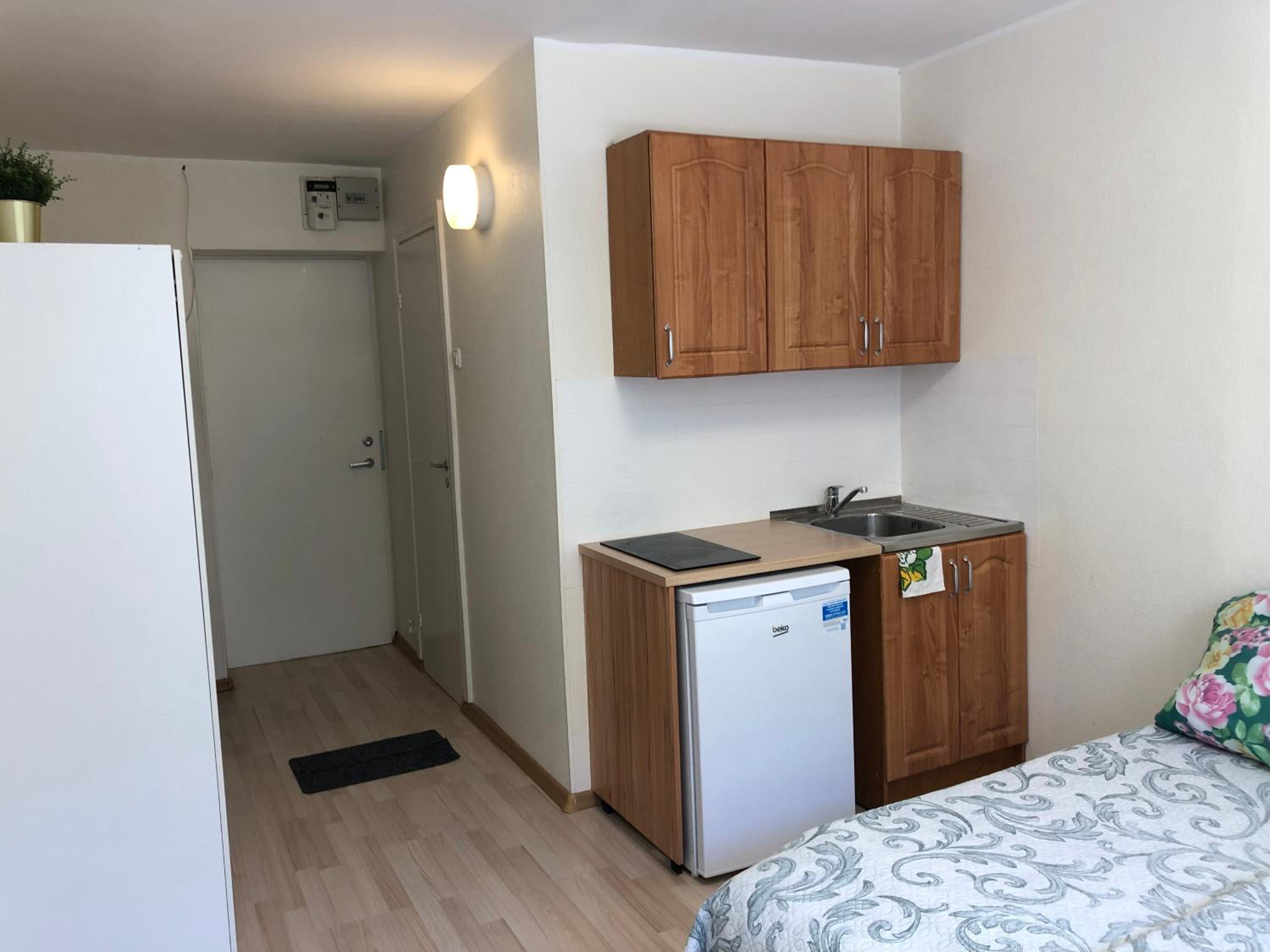Private Room with Private Bathroom Shared Kitchen