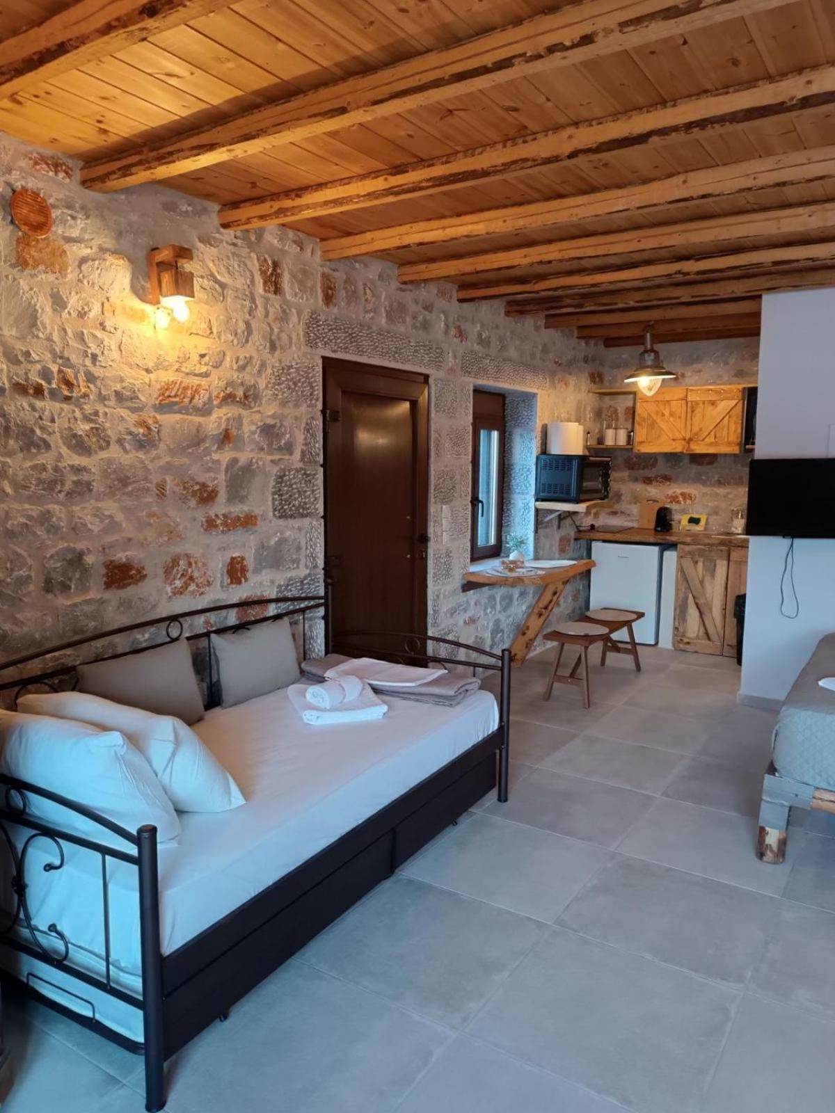 Luxury suite of Villa Lagkadaki