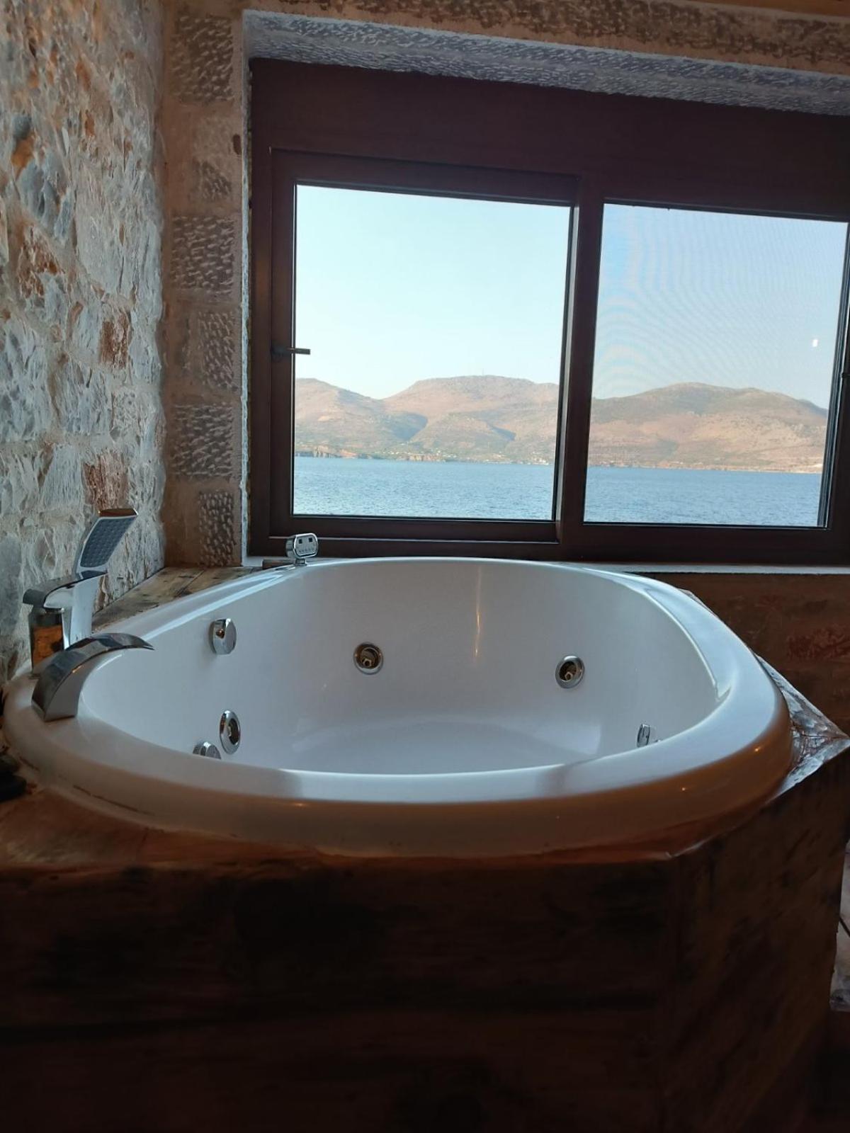 Luxury suite of Villa Lagkadaki