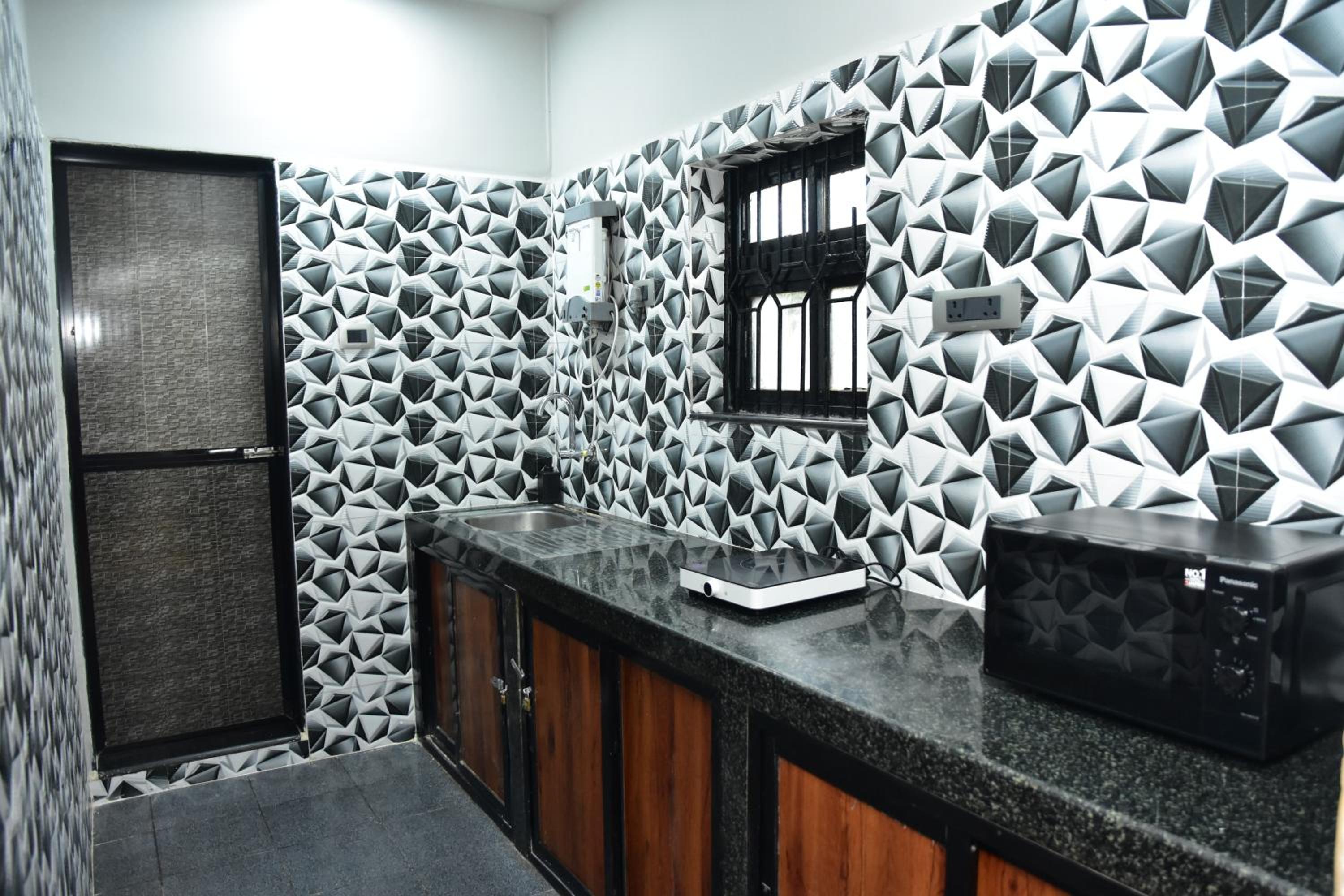 Private 2bhk Villa - 2 min walk to bogmalo beach and 5 mins drive to Dabolim Airport view 2