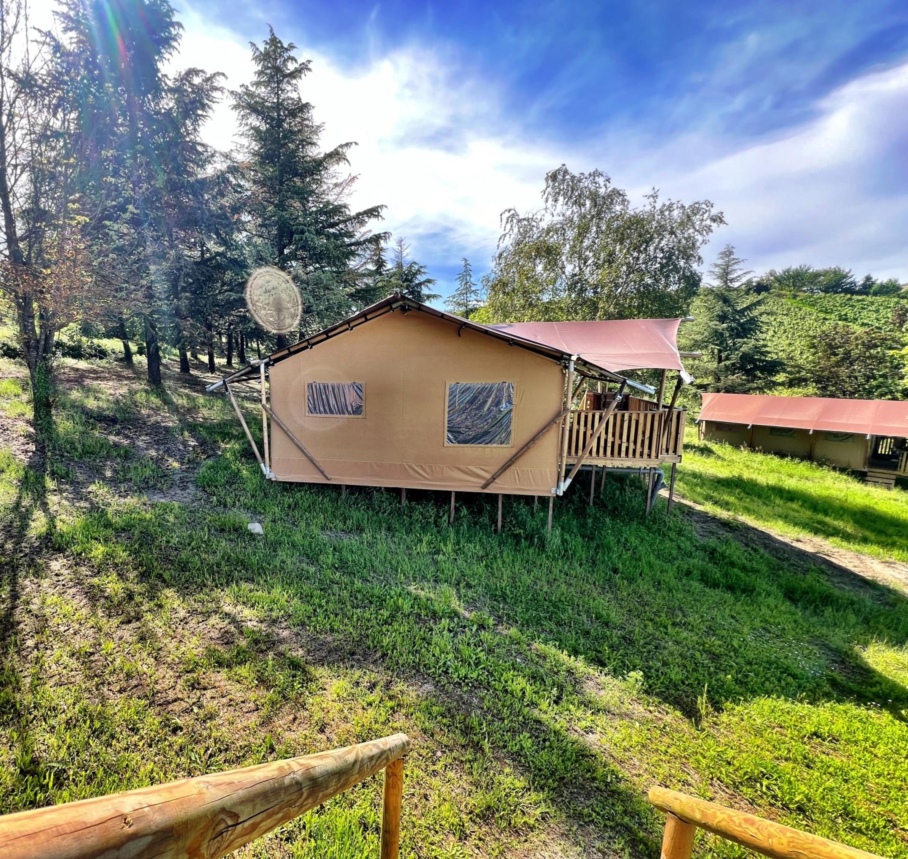 Luxe 5p Glamping tent in de wijngaarde view 4