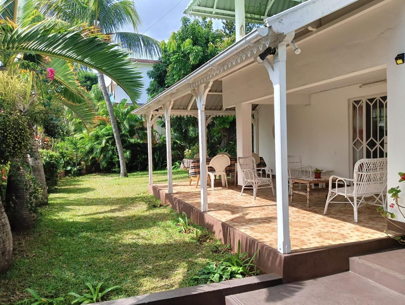 R GARDEN Pointe Aux Sables