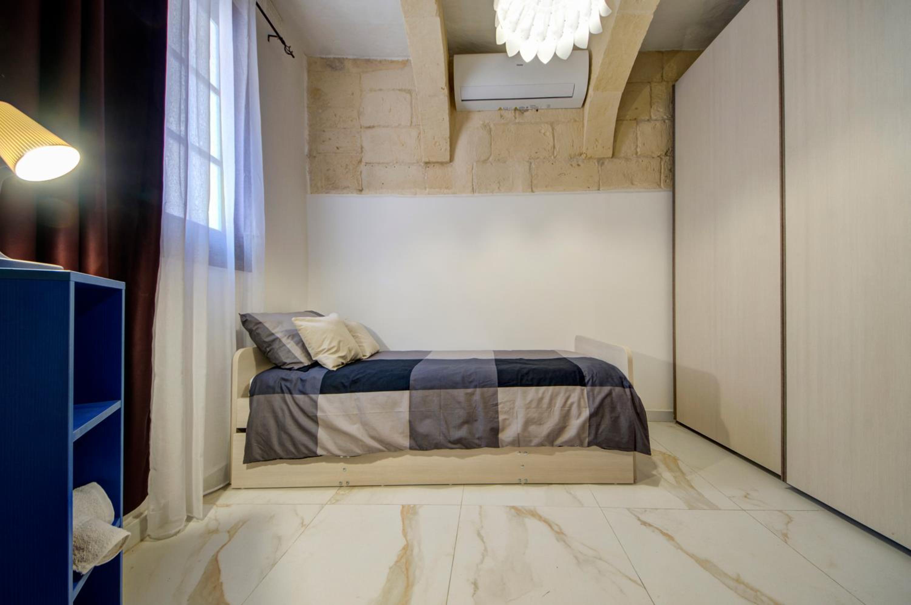 Stunning Modern-Traditional 3BR Townhouse in Mosta view 4