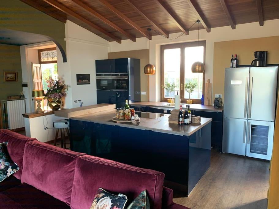 Luxe Villa Monte Rosa met zwembad in een wijngebied view 2