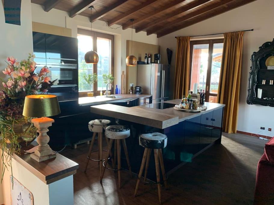 Luxe Villa Monte Rosa met zwembad in een wijngebied view 3