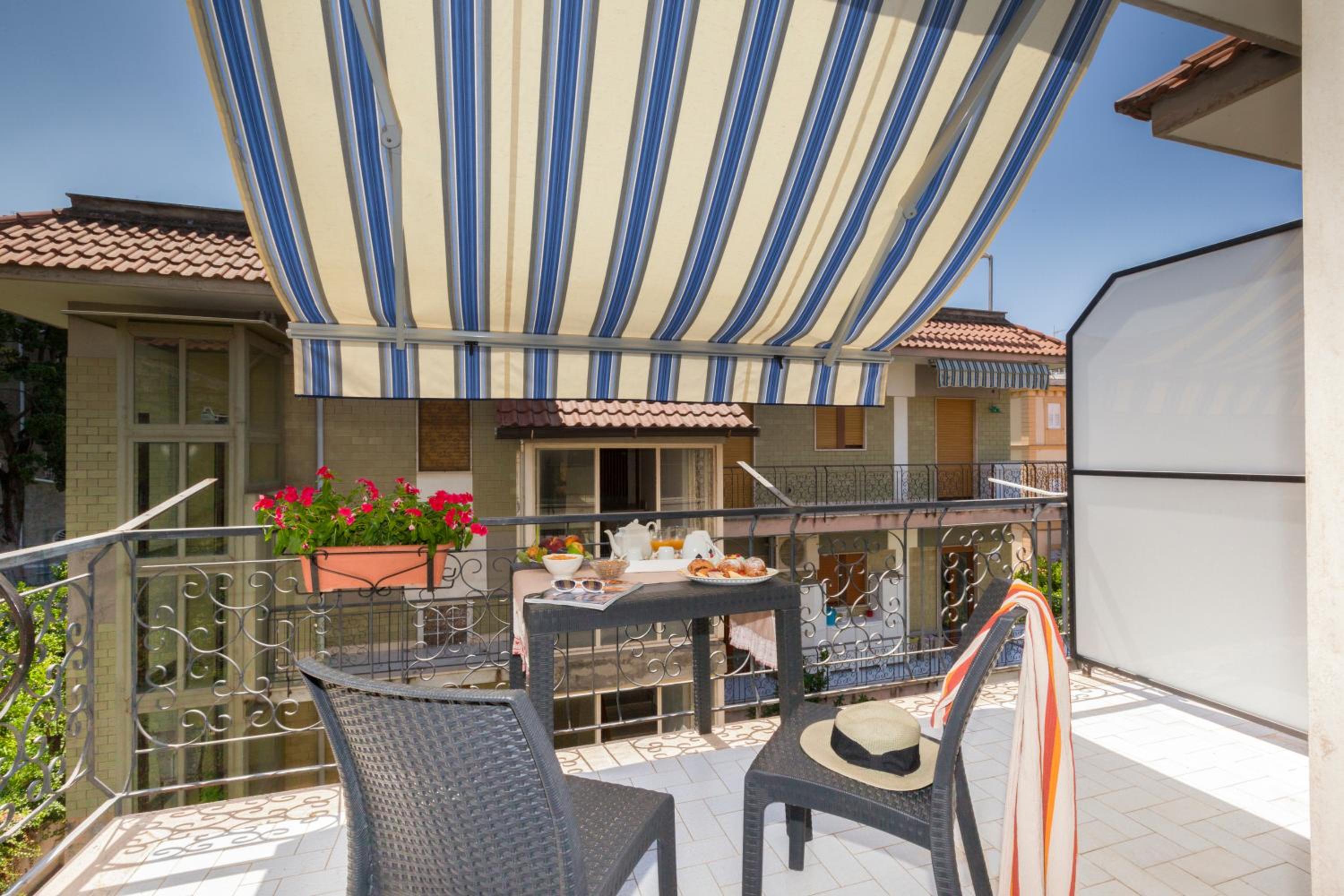 CASAMIA SORRENTO by the beach photo 2