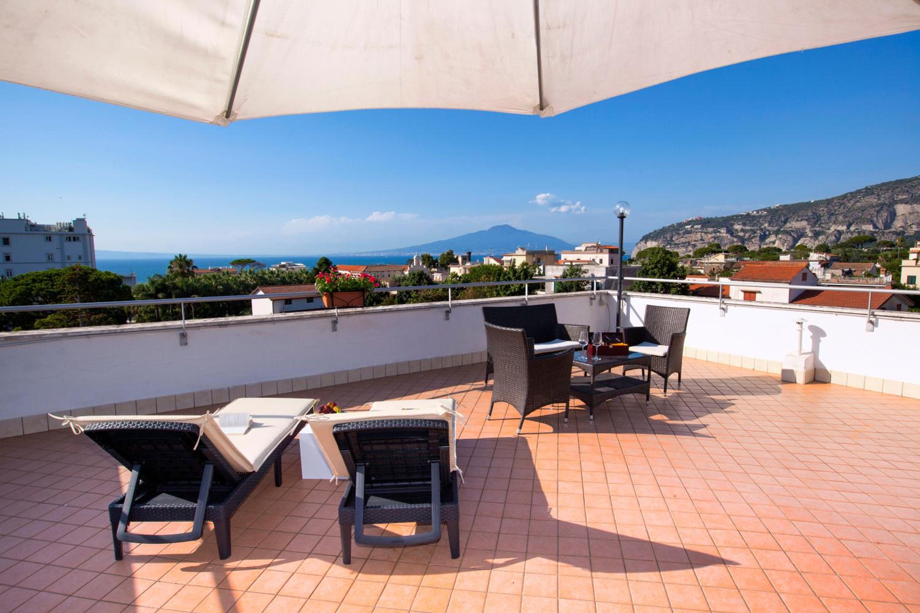 CASAMIA SORRENTO by the beach photo 3