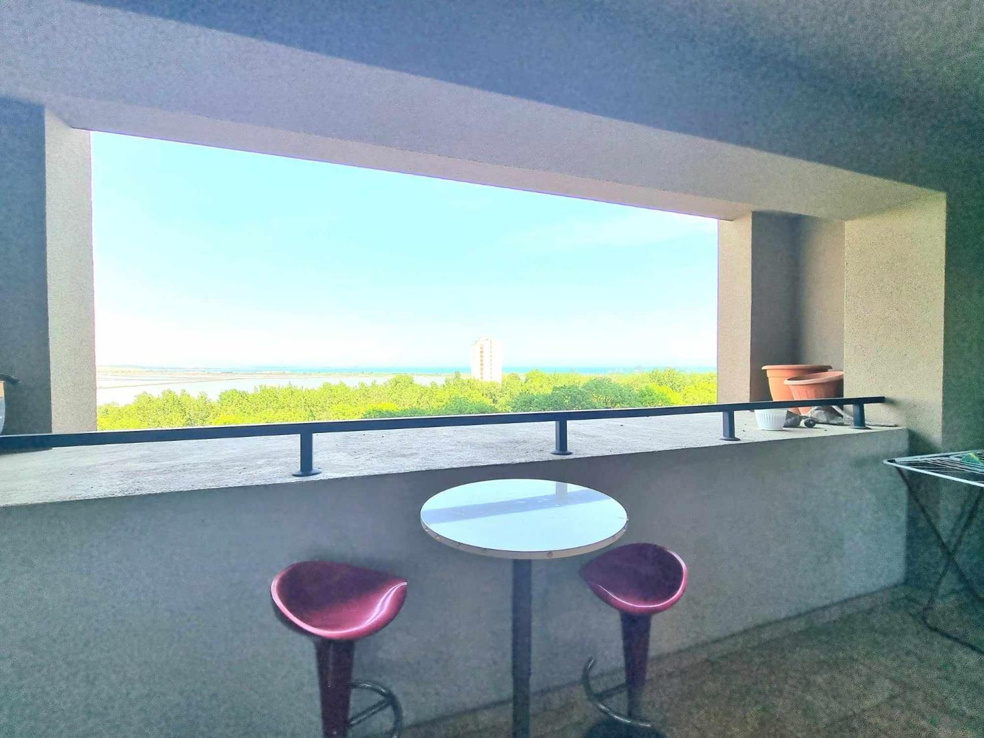 Sea View Residence with Parking