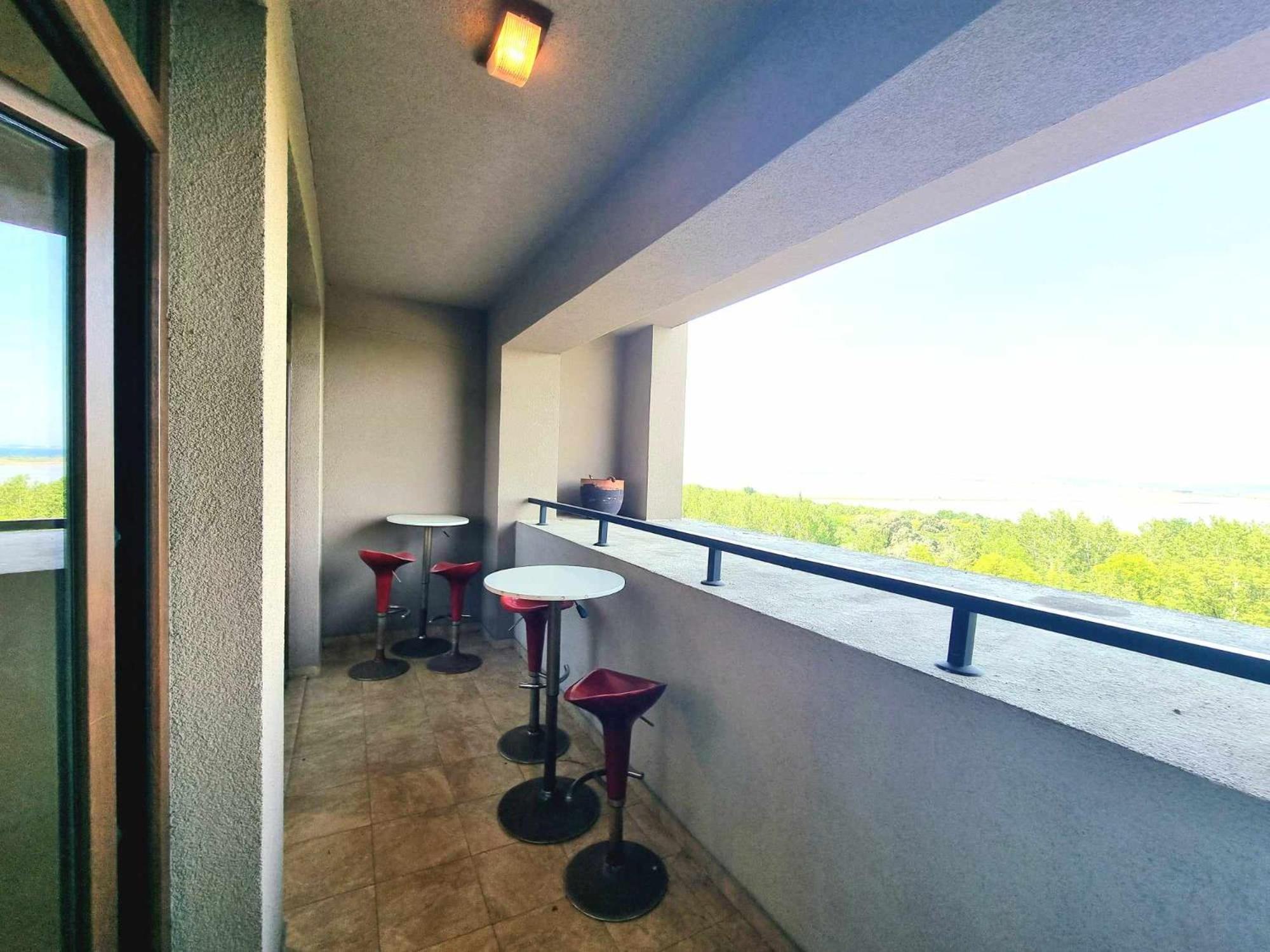 Sea View Residence with Parking