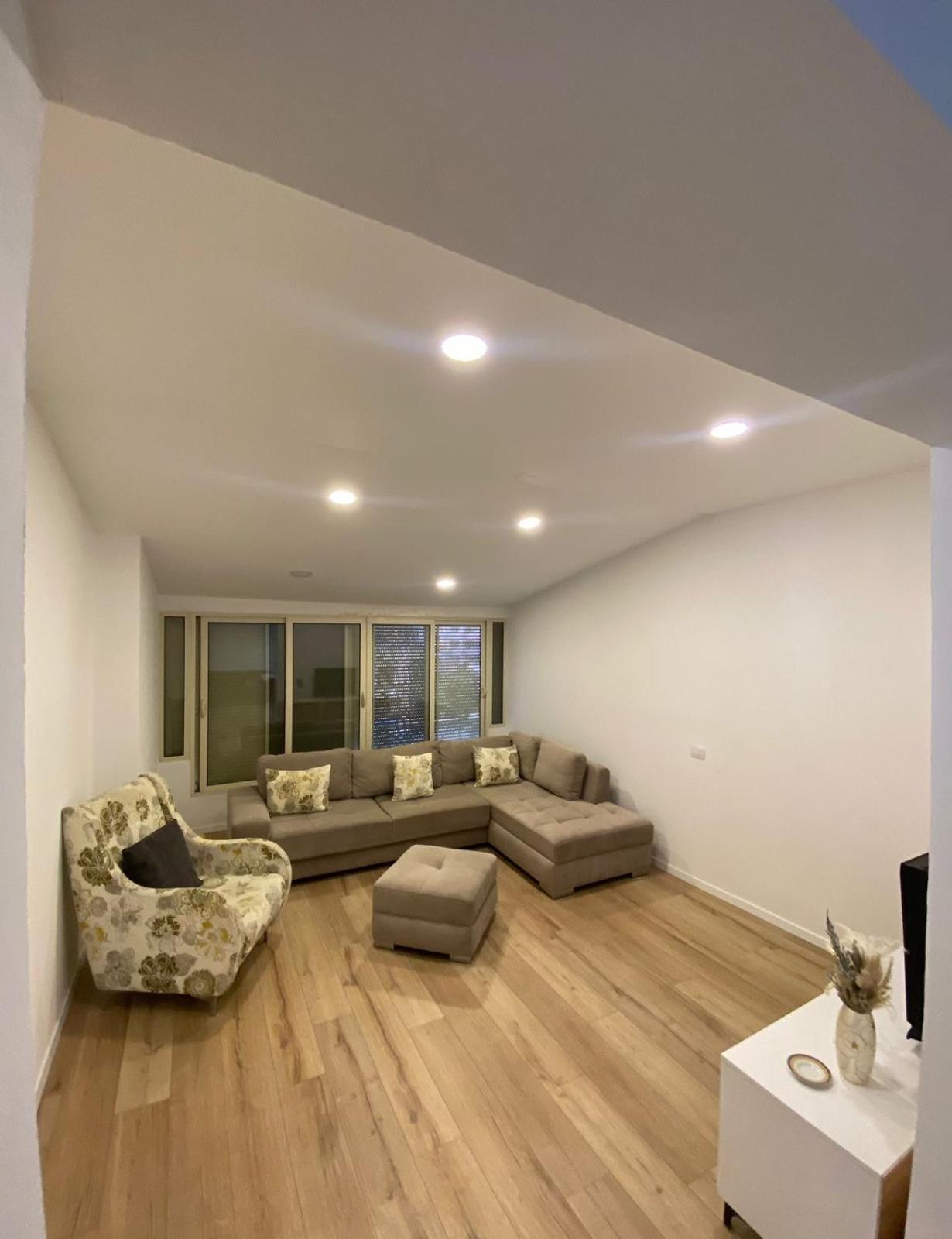 Sea Breeze Spacious 135m Beach Family Apartment by Z
