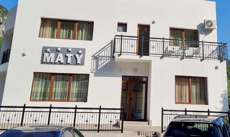 Hotel Pensiunea Maty - Image 1