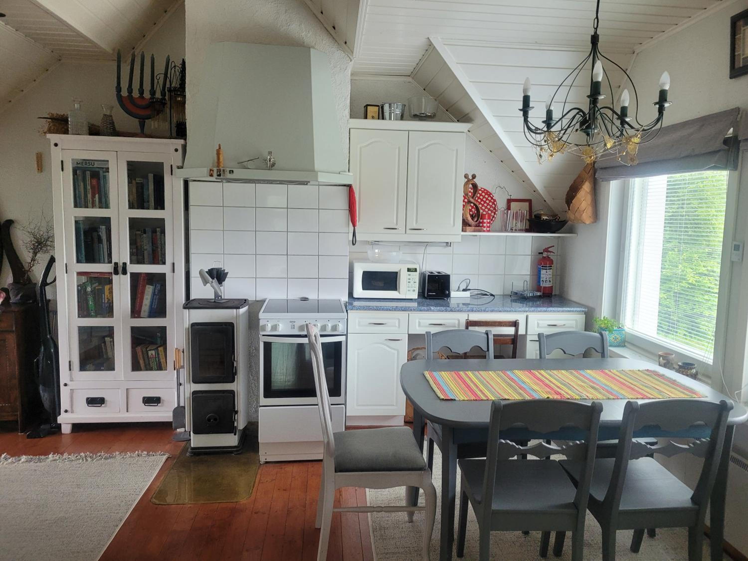 Photo 8