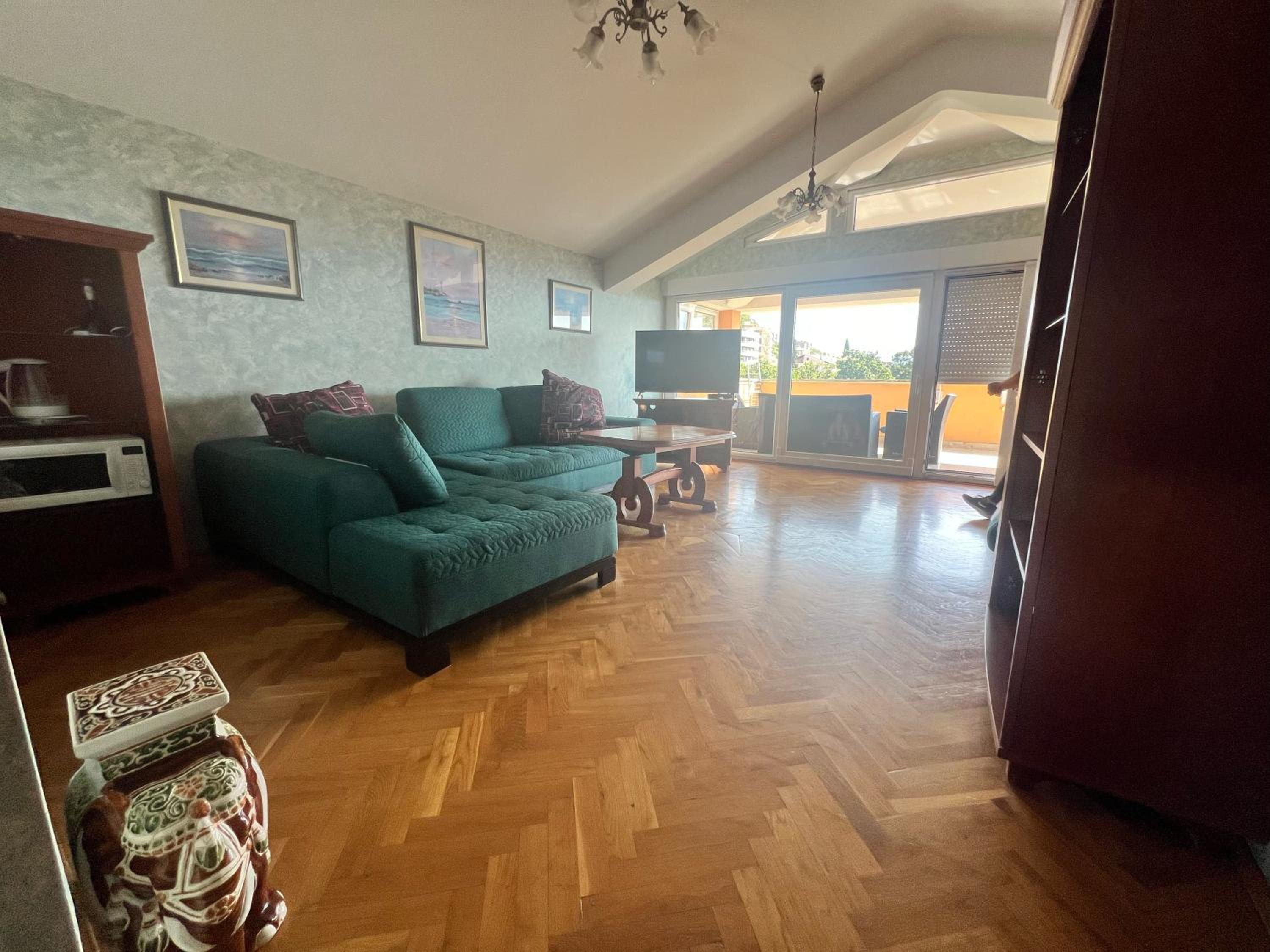 Apartment Elza