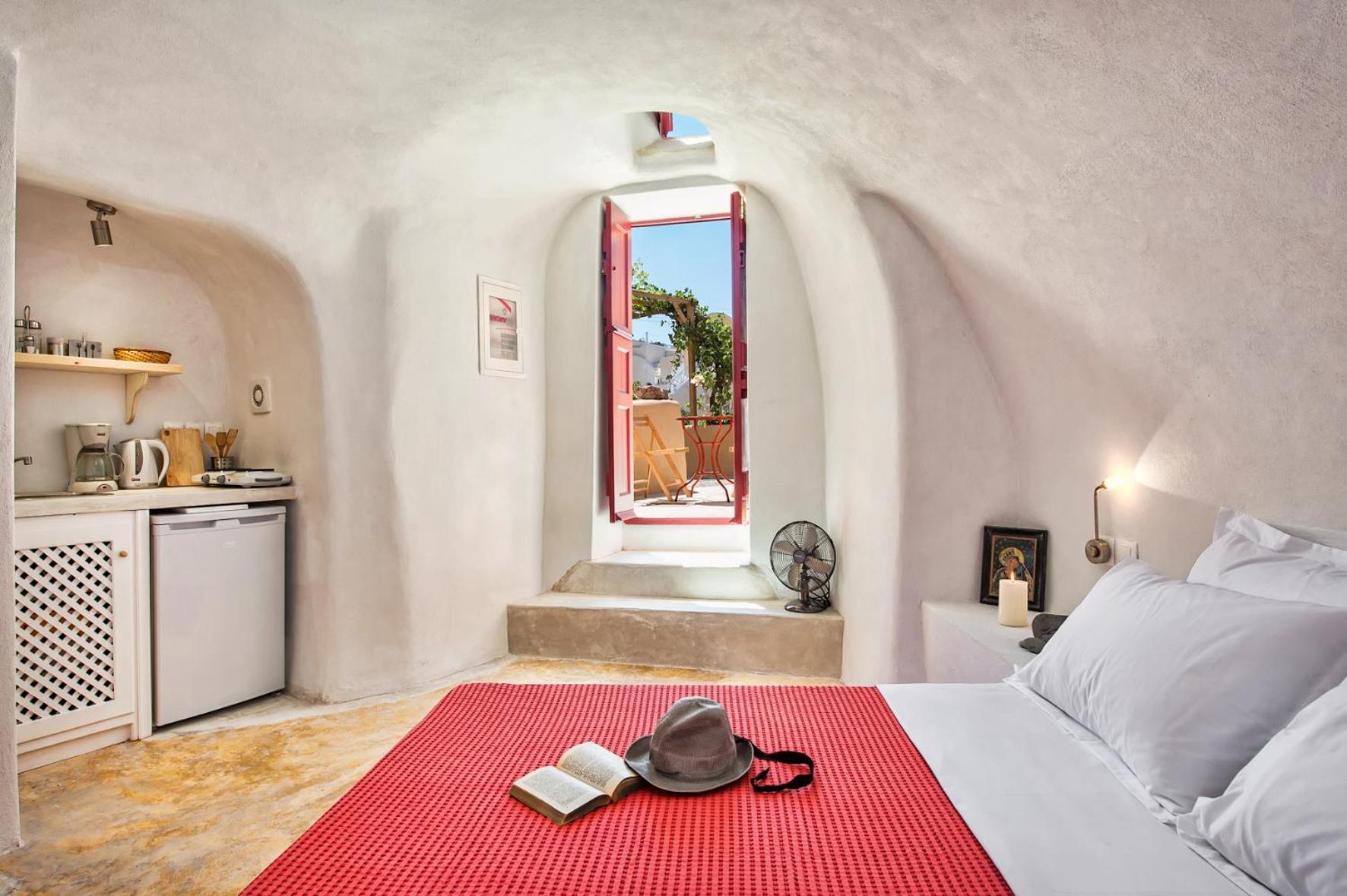 AMELIE'S CAVES by NIKO photo 4