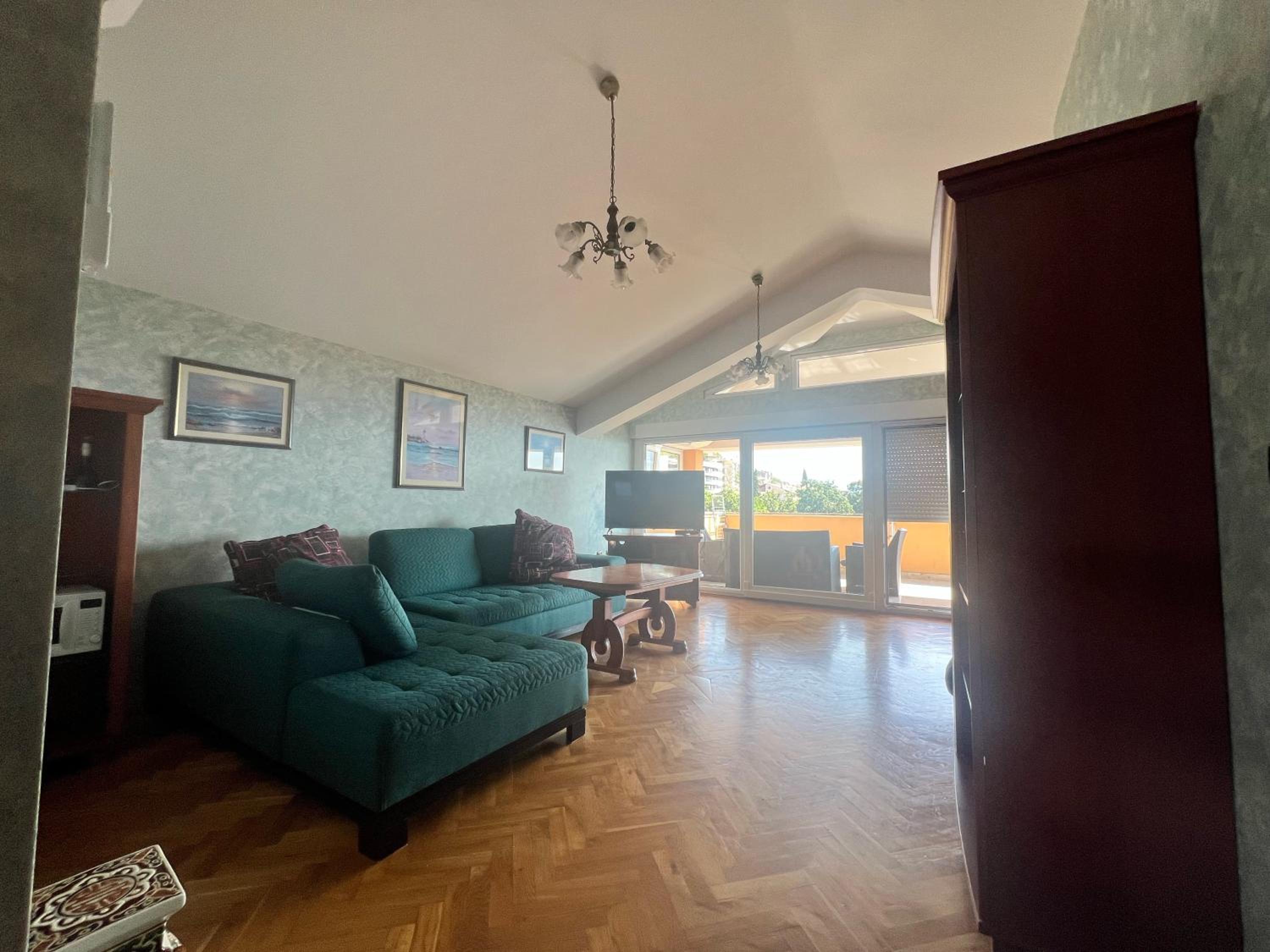 Apartment Elza