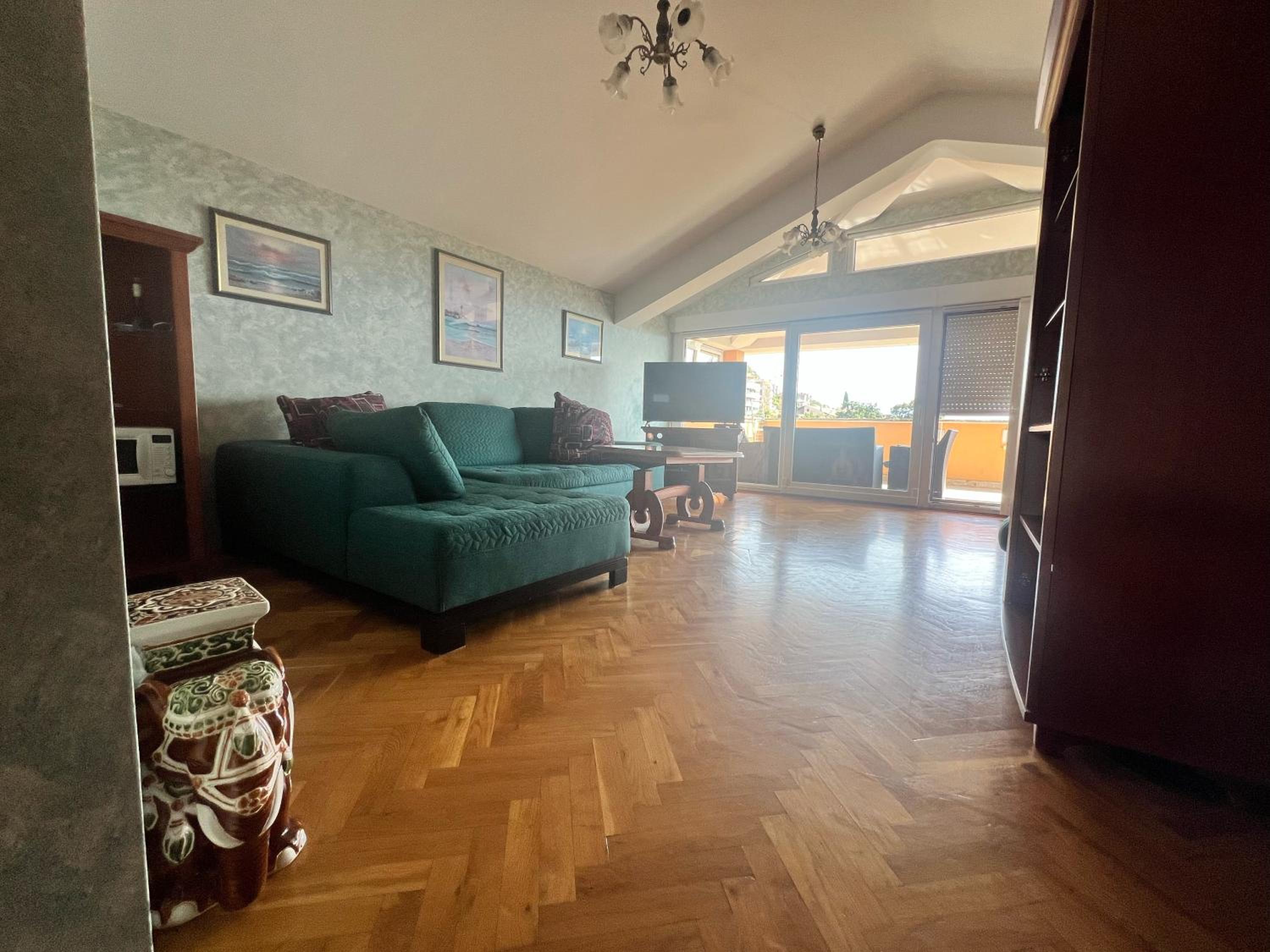 Apartment Elza