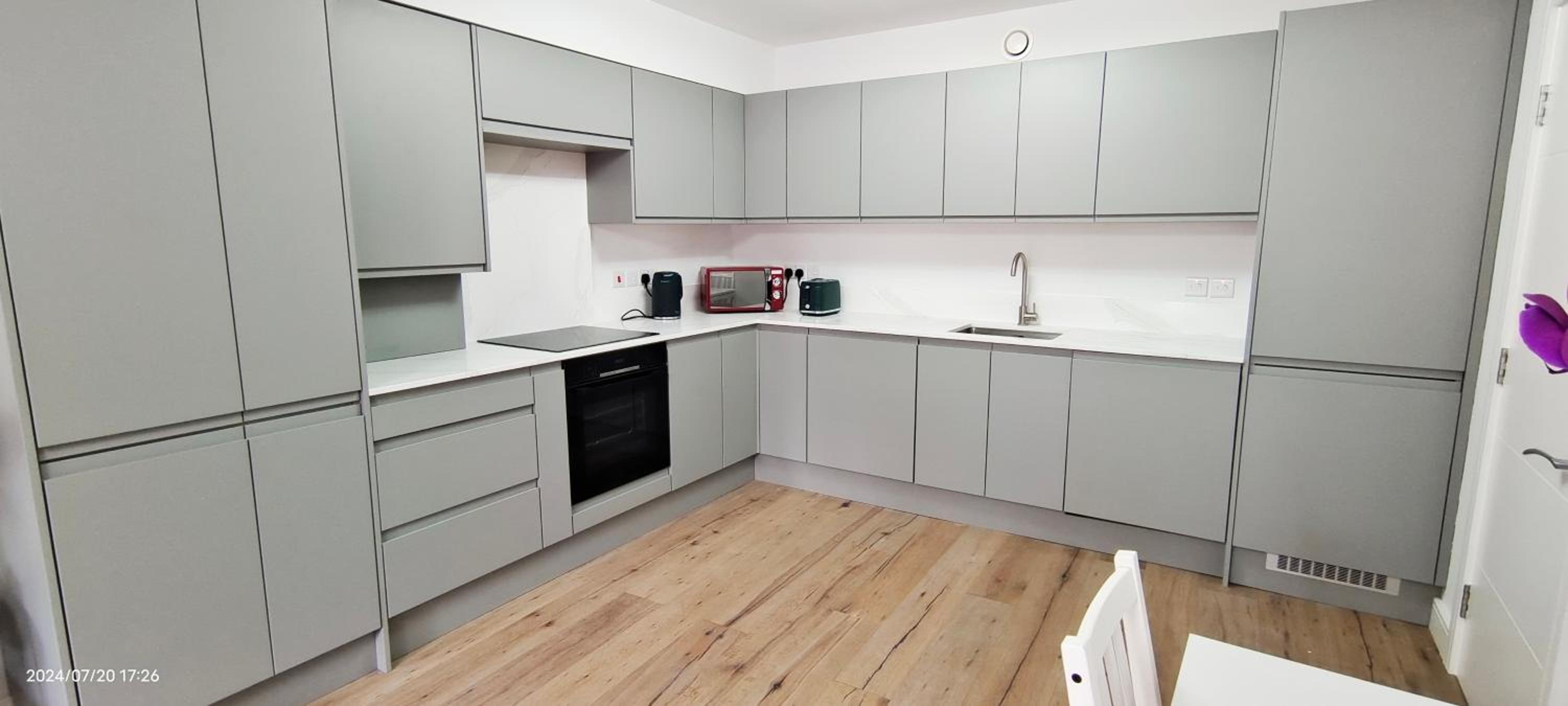 Spacious 2B2B Apartment with Garden