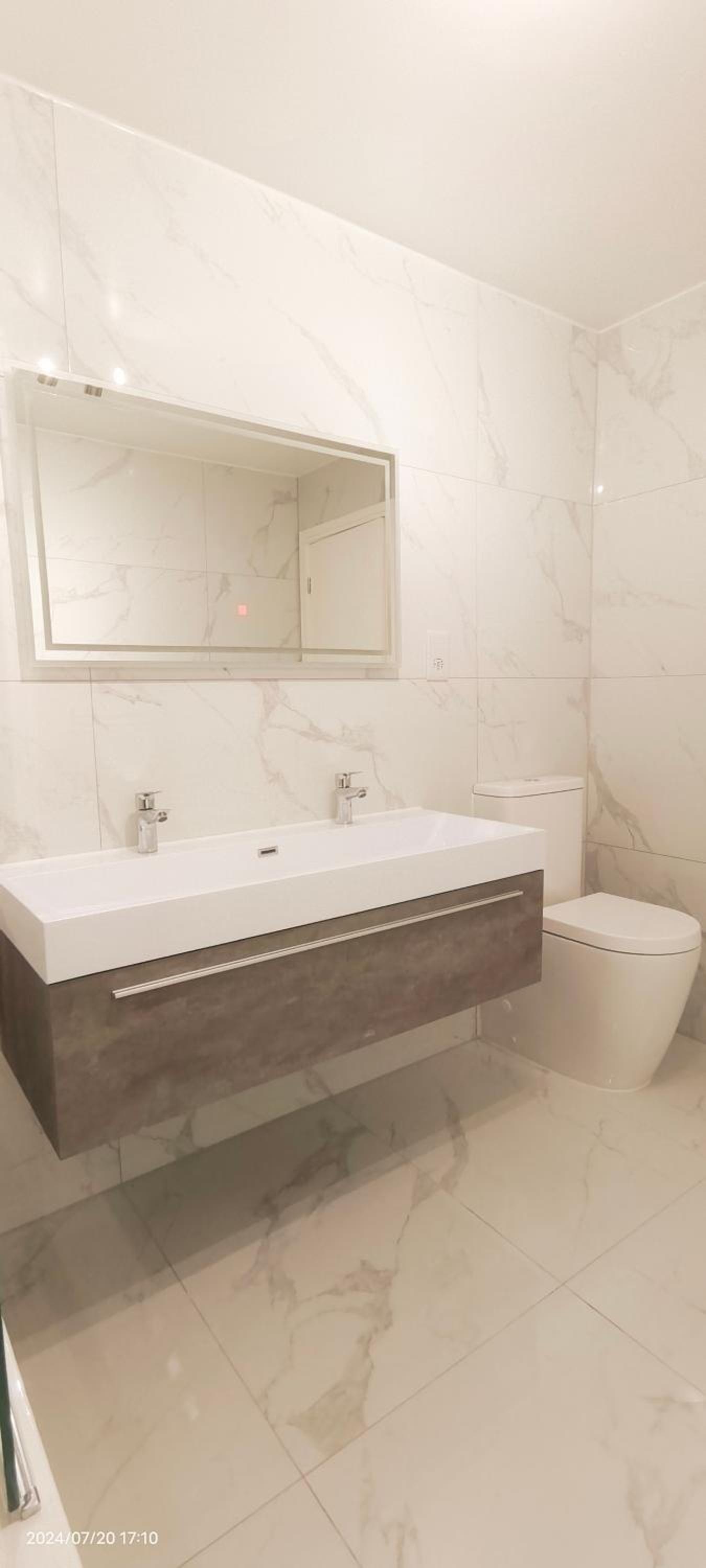 Spacious 2B2B Apartment with Garden