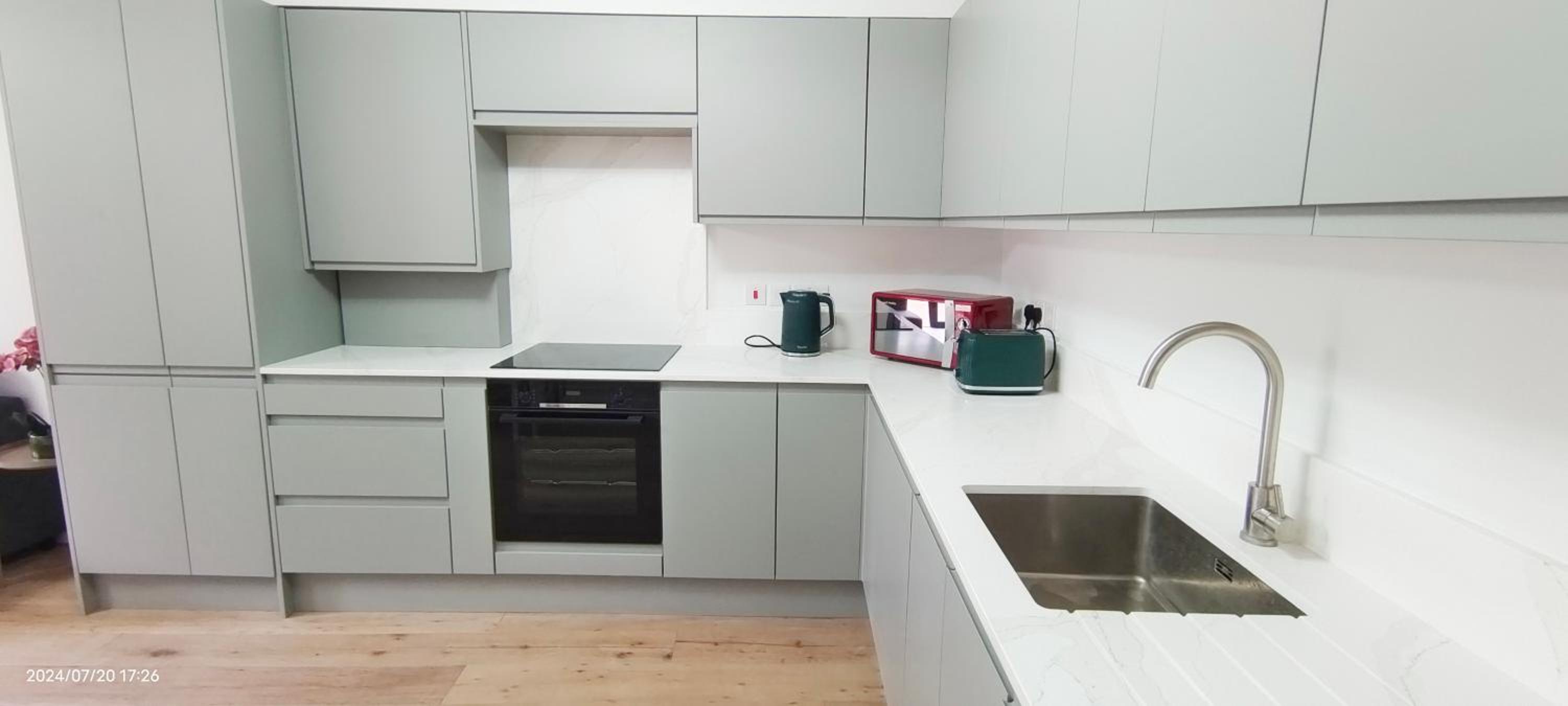Spacious 2B2B Apartment with Garden