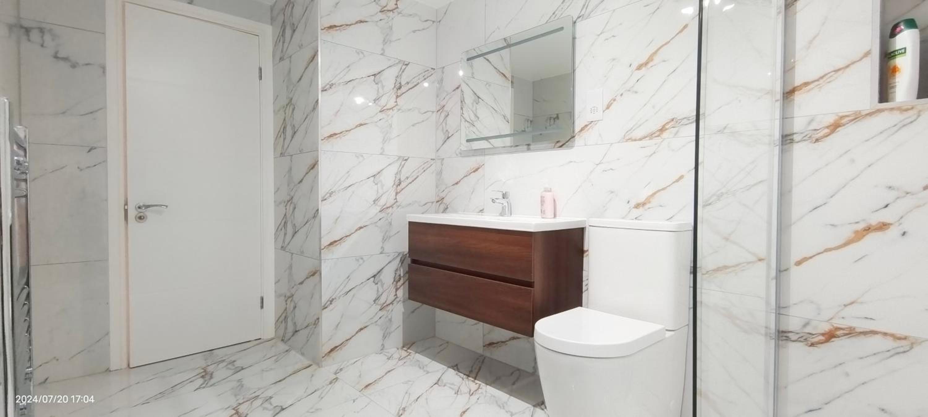 Spacious 2B2B Apartment with Garden