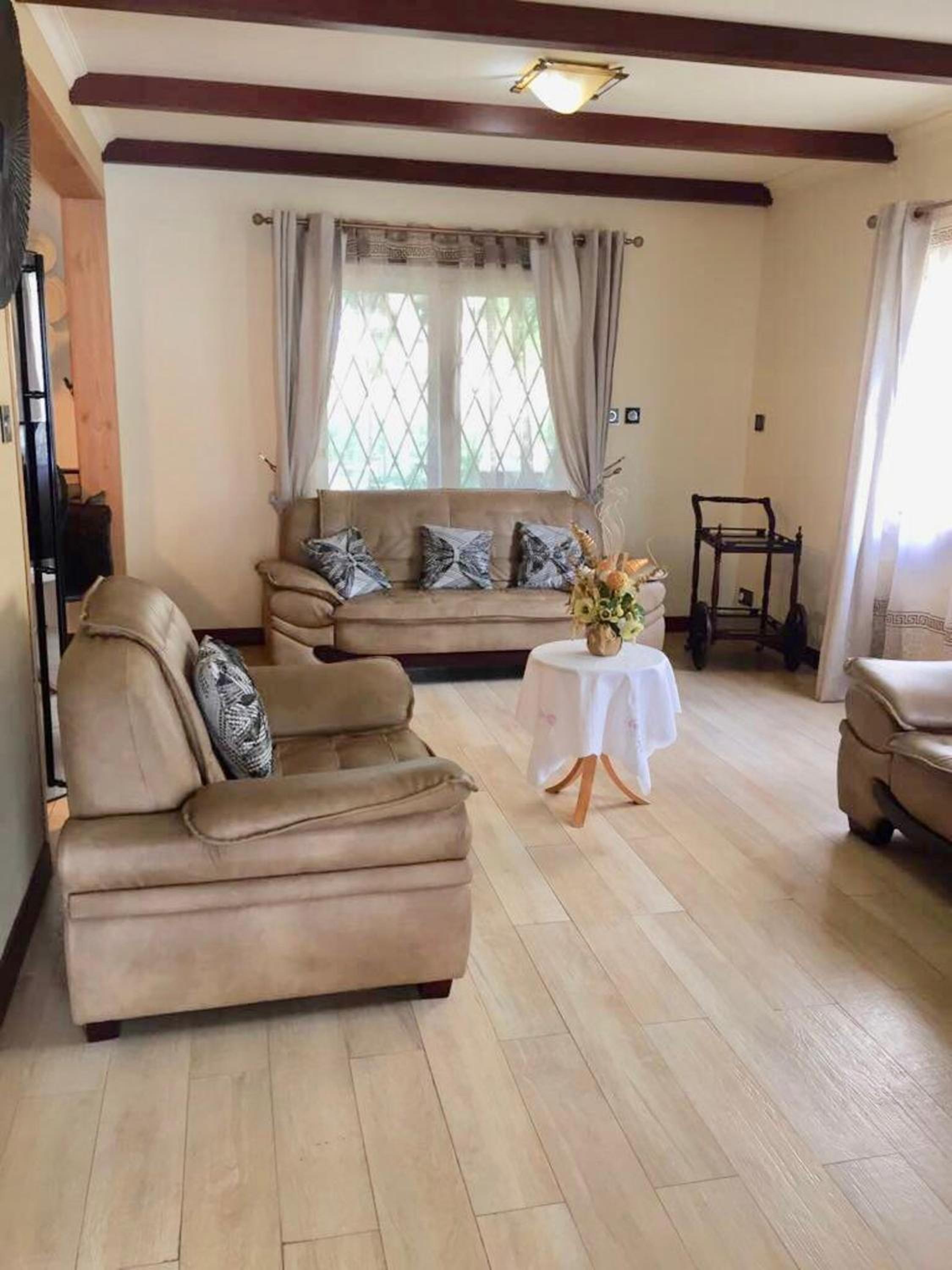 Spacious House in Flic en Flac with Shared Pool view 5