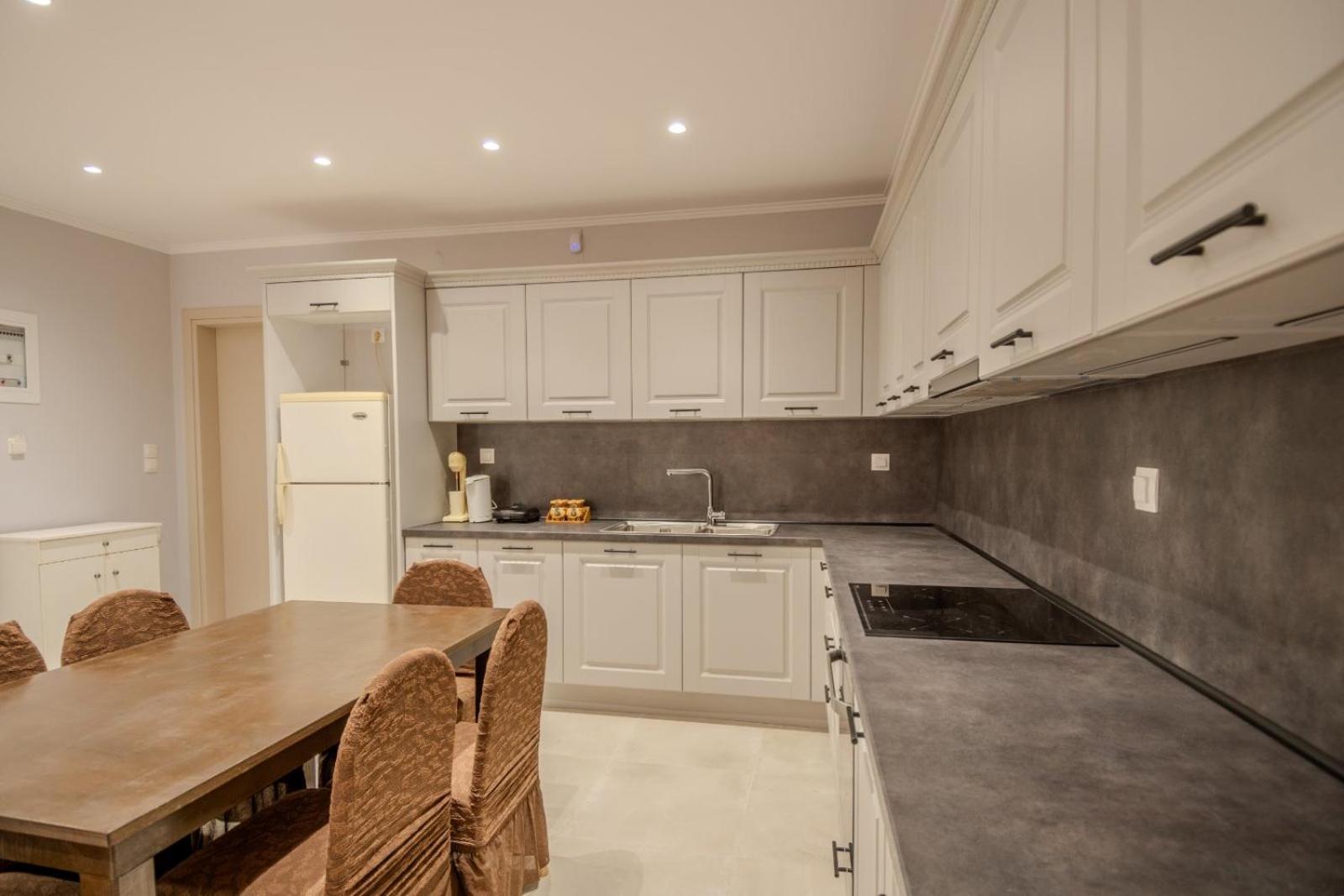 Dionysis Elegant Cozy Apartment
