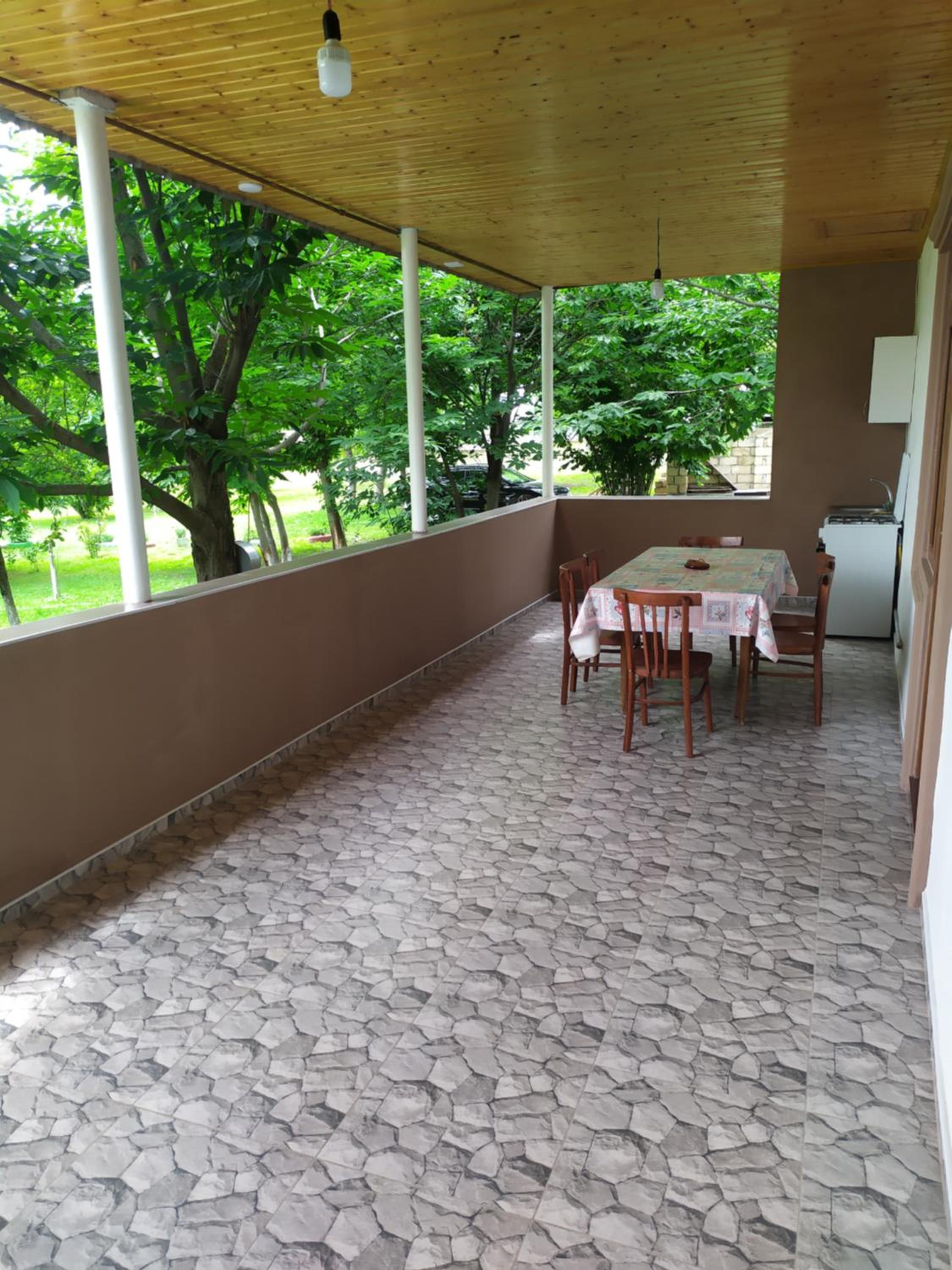 HOUSE WITH A LARGE YARD