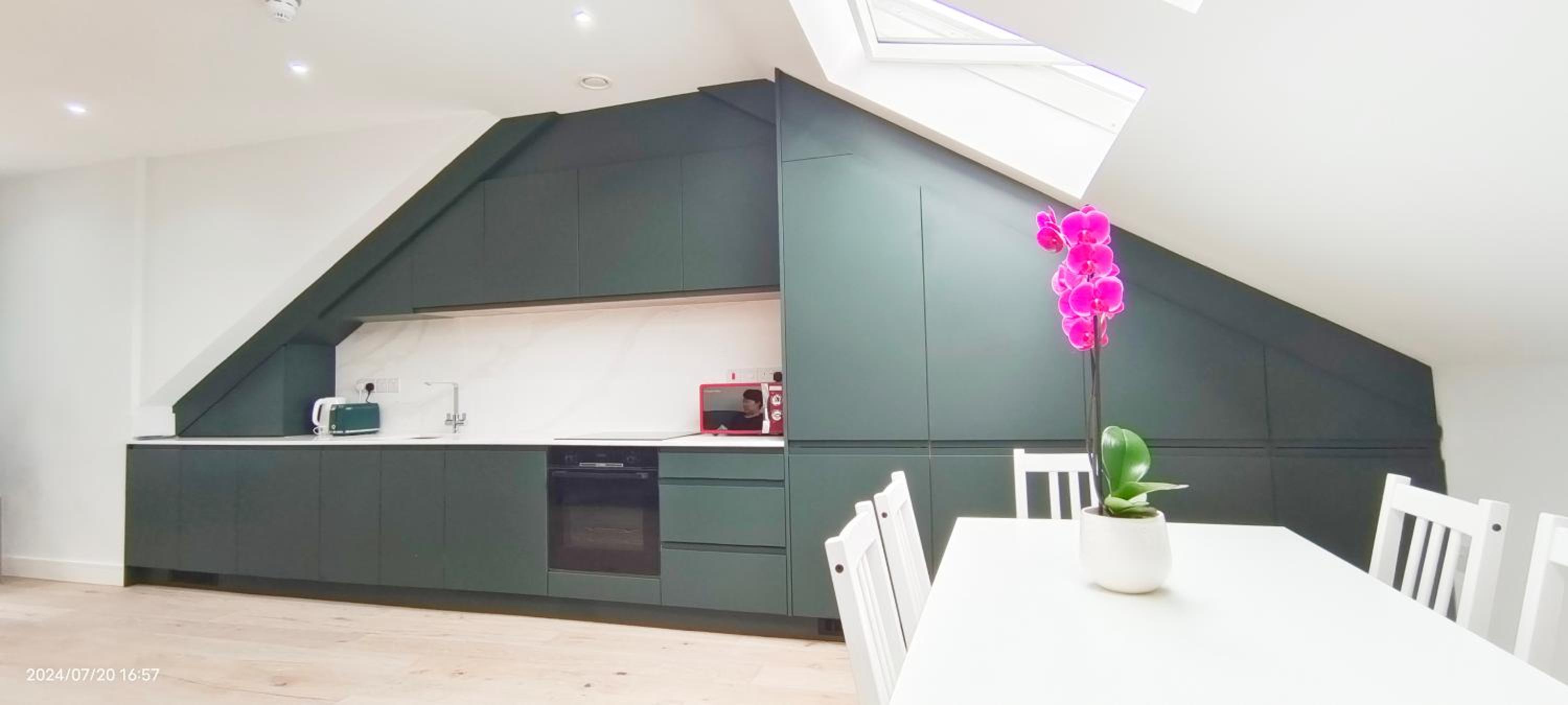Luxurious and Modern 3b3b Apartment in Hammersmith