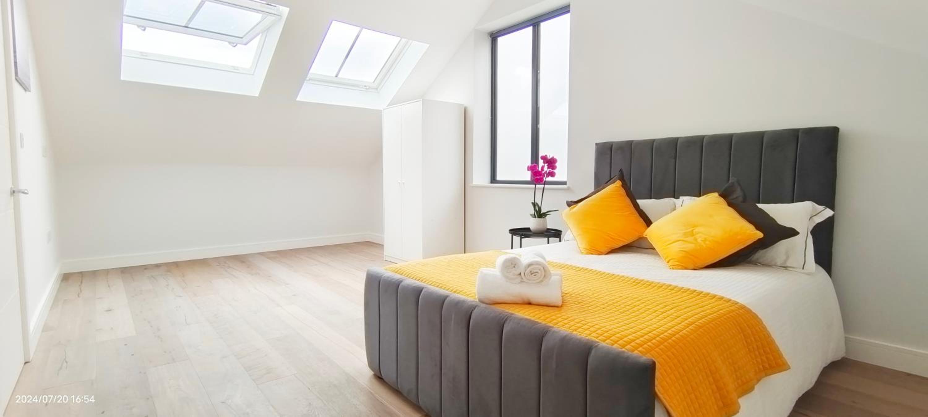 Luxurious and Modern 3b3b Apartment in Hammersmith