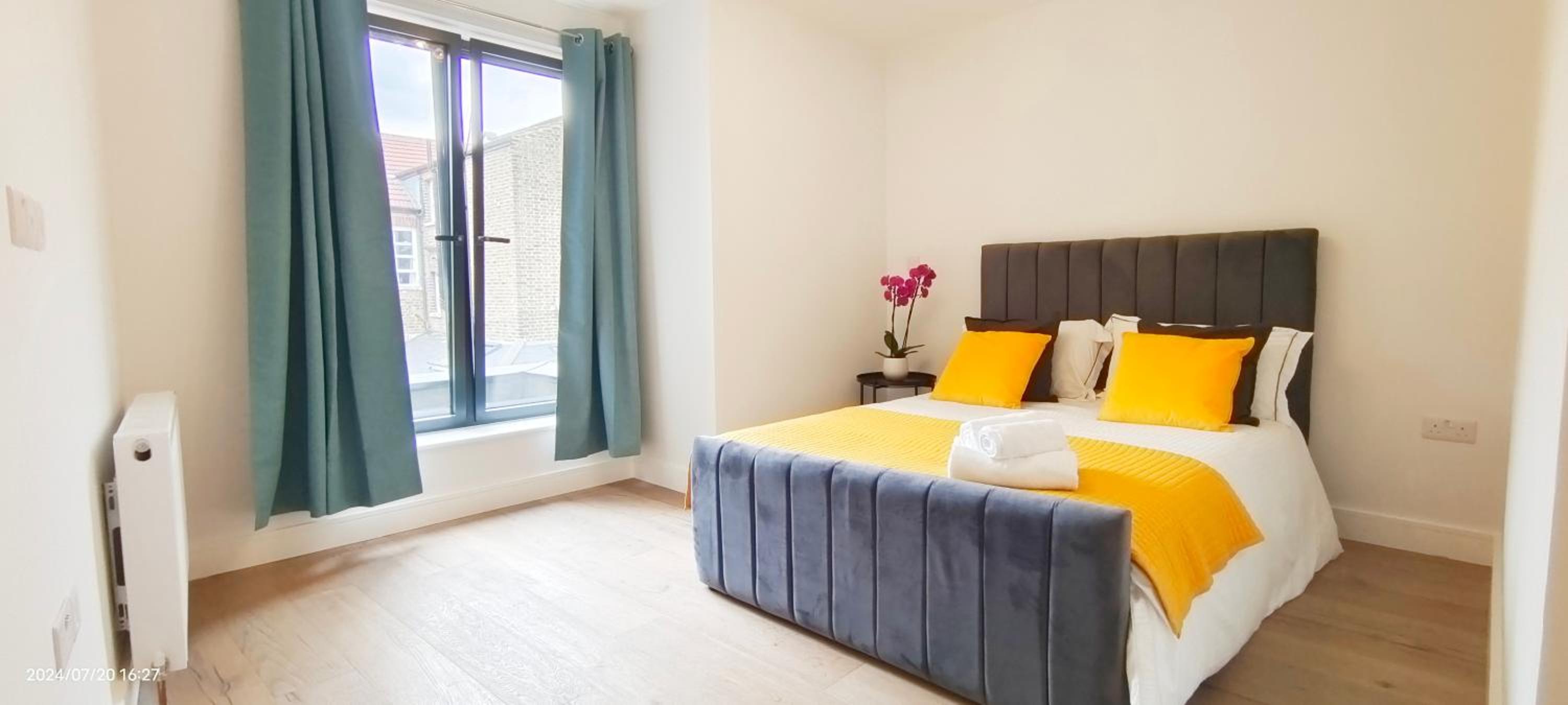 Luxurious and Modern 3b3b Apartment in Hammersmith
