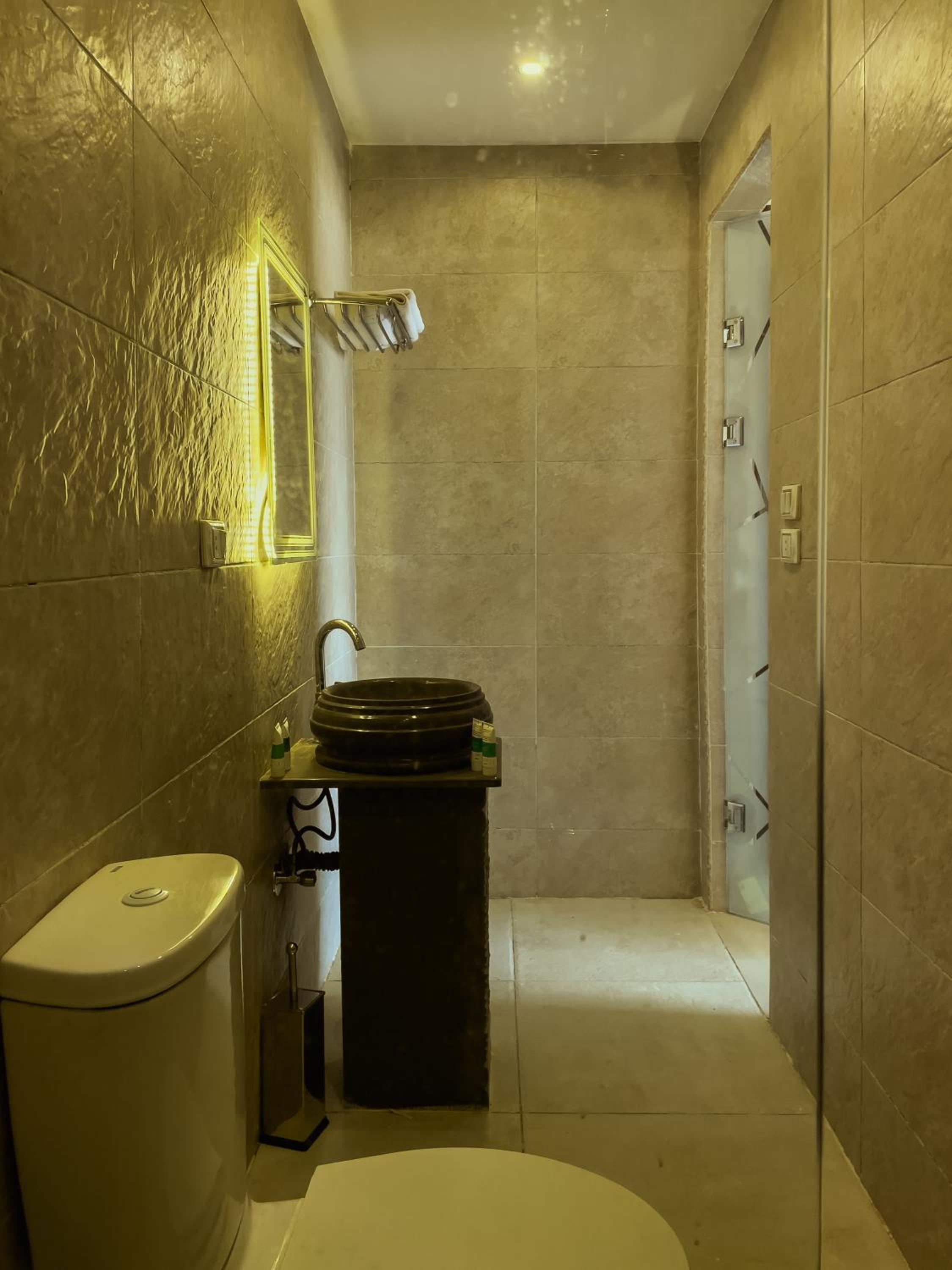 Jumeirah jacuzzi pyramids view inn