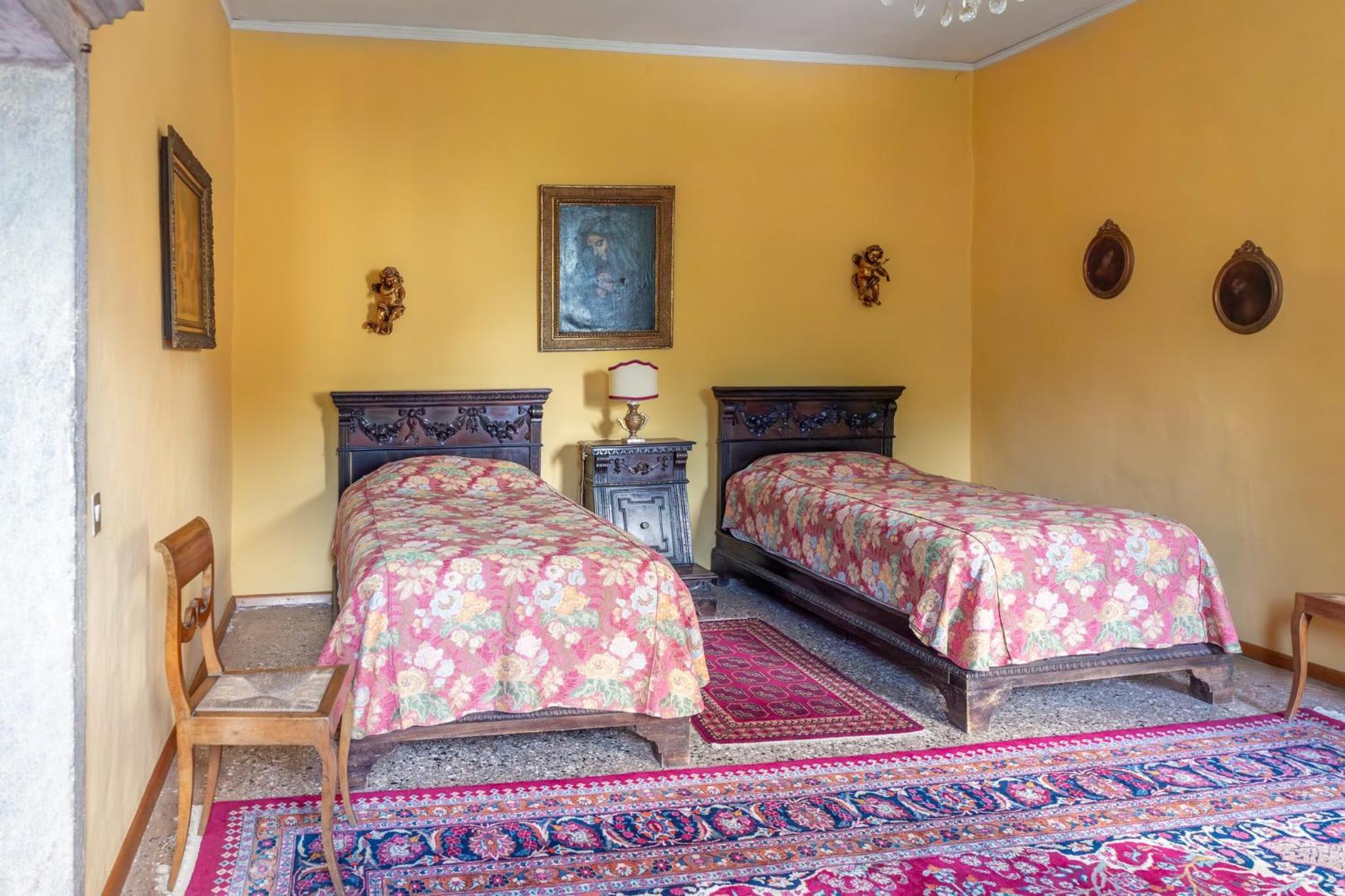 GuestHost - Timeless Charm - Stunning Apt in Villa