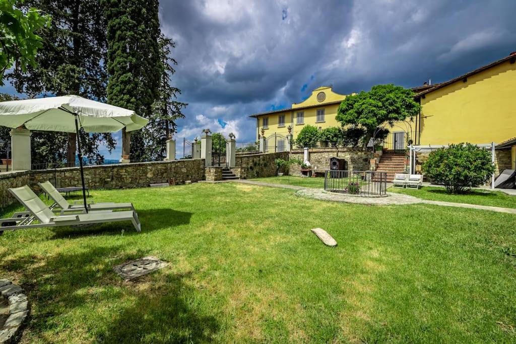 Luxury Limonaia with Jacuzzi near Florence