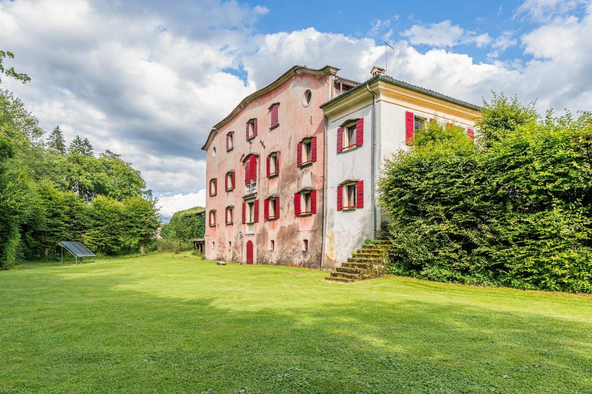 GuestHost - Timeless Charm - Stunning Apt in Villa