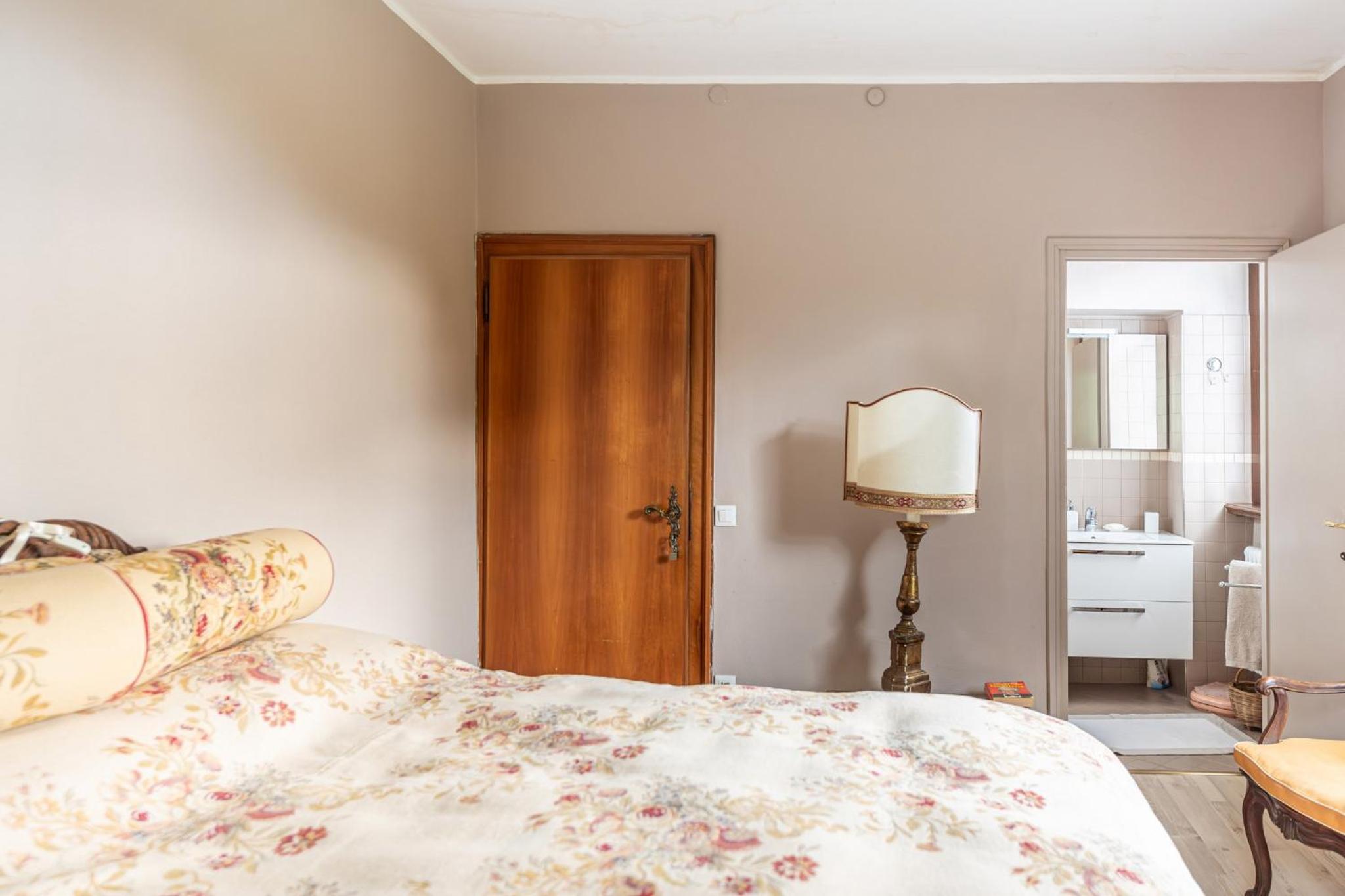 GuestHost - Timeless Charm - Stunning Apt in Villa