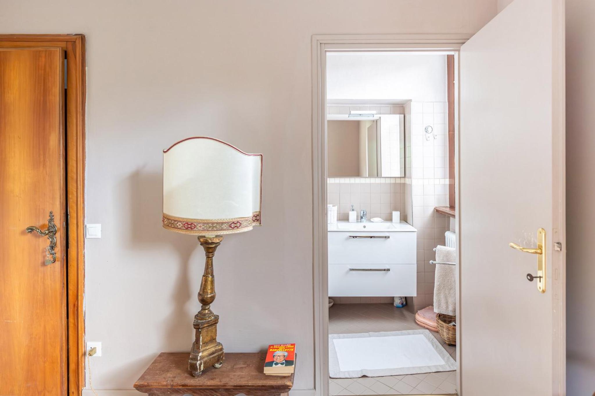 GuestHost - Timeless Charm - Stunning Apt in Villa