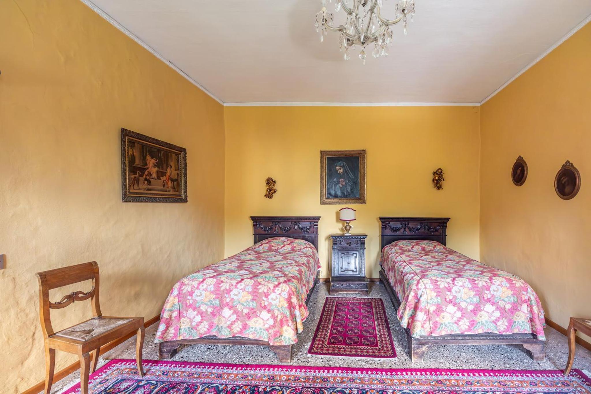 GuestHost - Timeless Charm - Stunning Apt in Villa