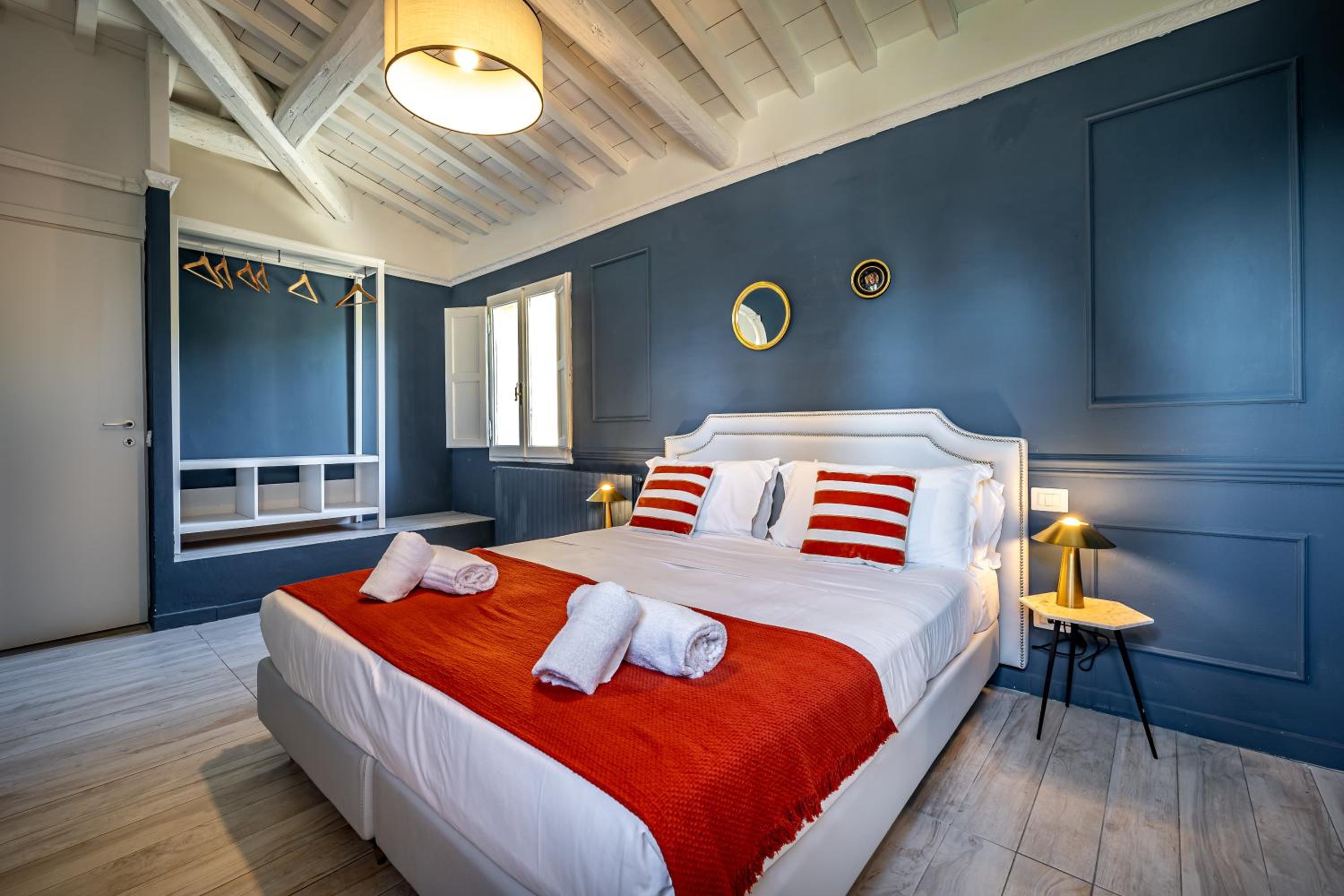 Luxury Limonaia with Jacuzzi near Florence