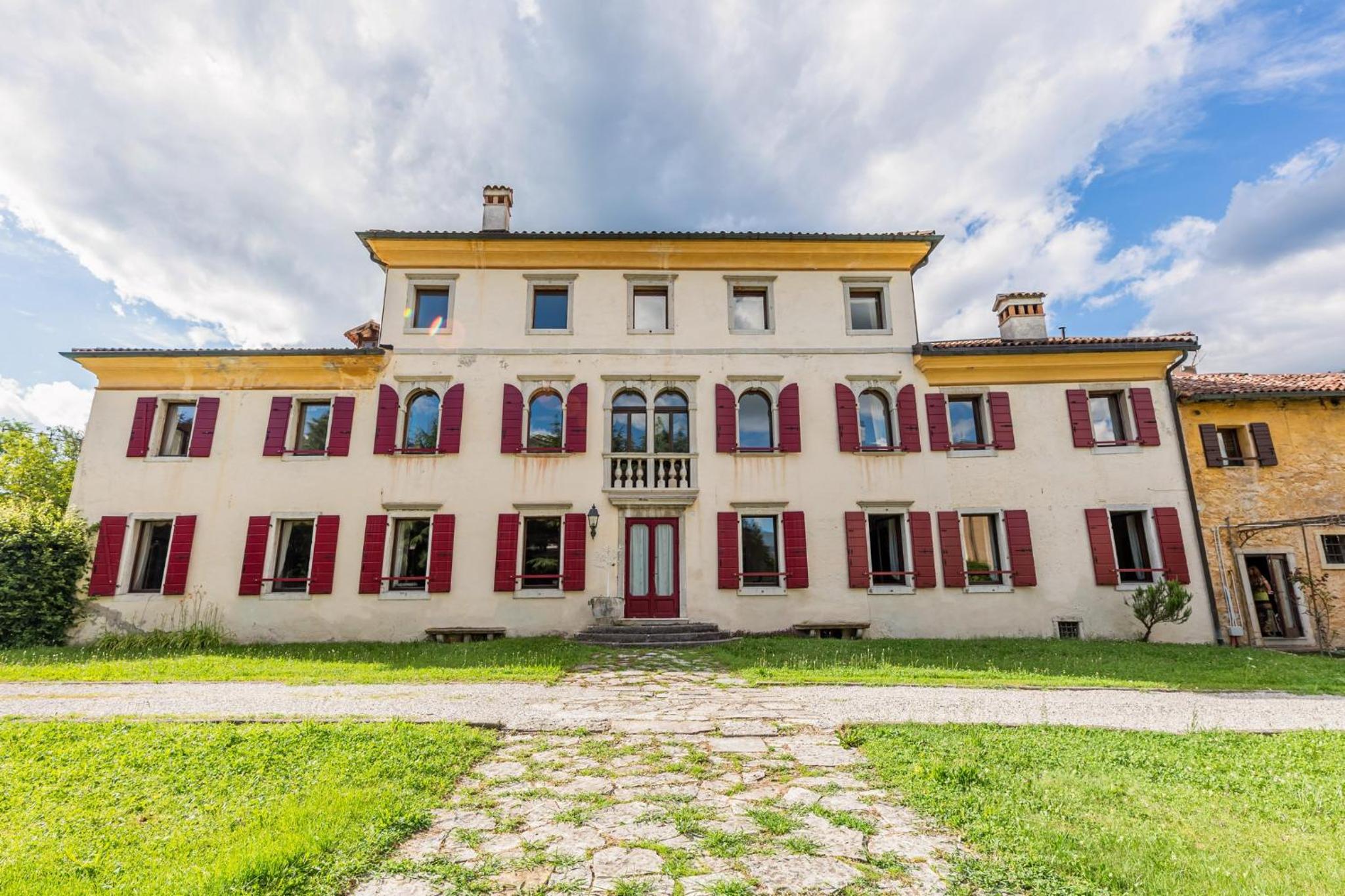 GuestHost - Timeless Charm - Stunning Apt in Villa